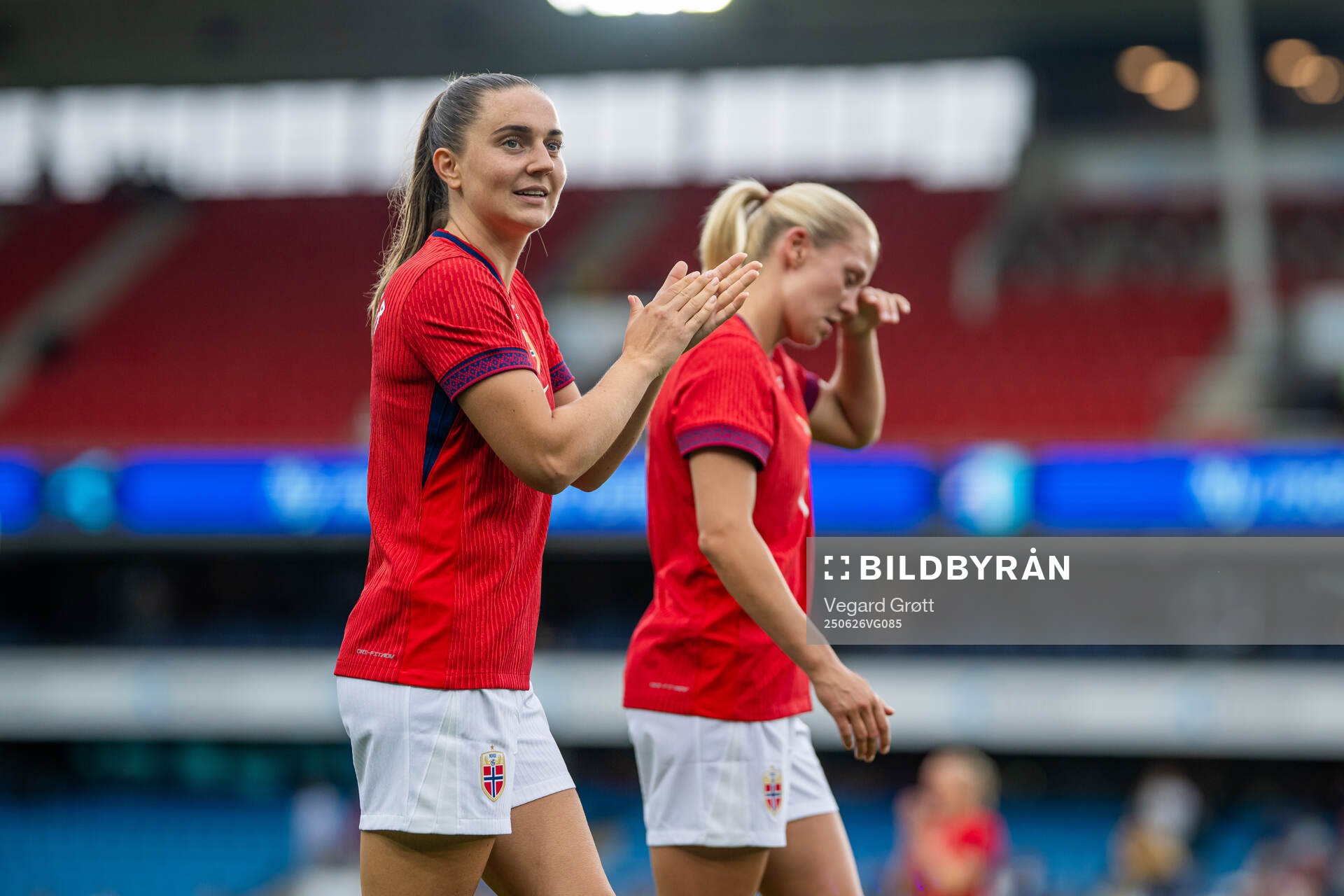 Vilde Bøe Risa and Lisa Naalsund of Norway