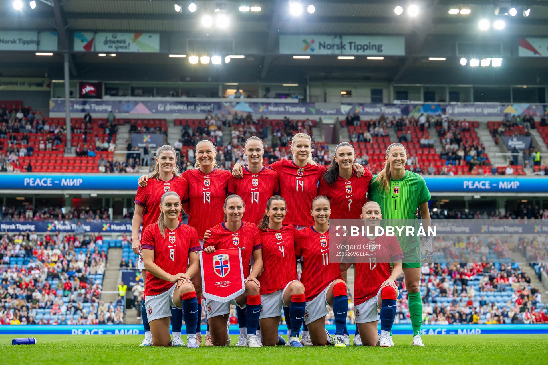 The starting eleven of Norway pose for a team photo