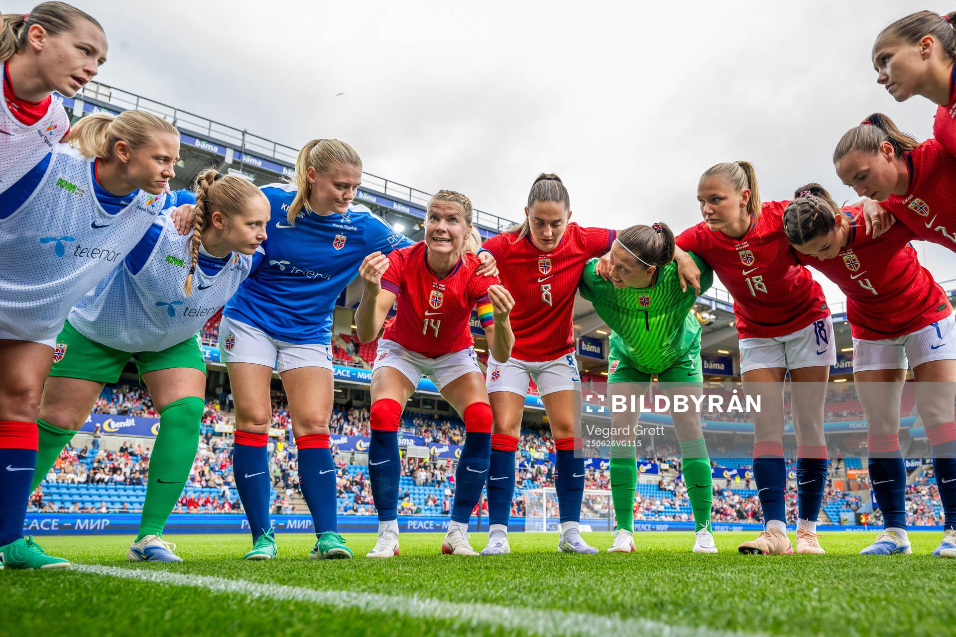 Lisa Naalsund, goalkeeper Aurora Mikalsen, Mathilde