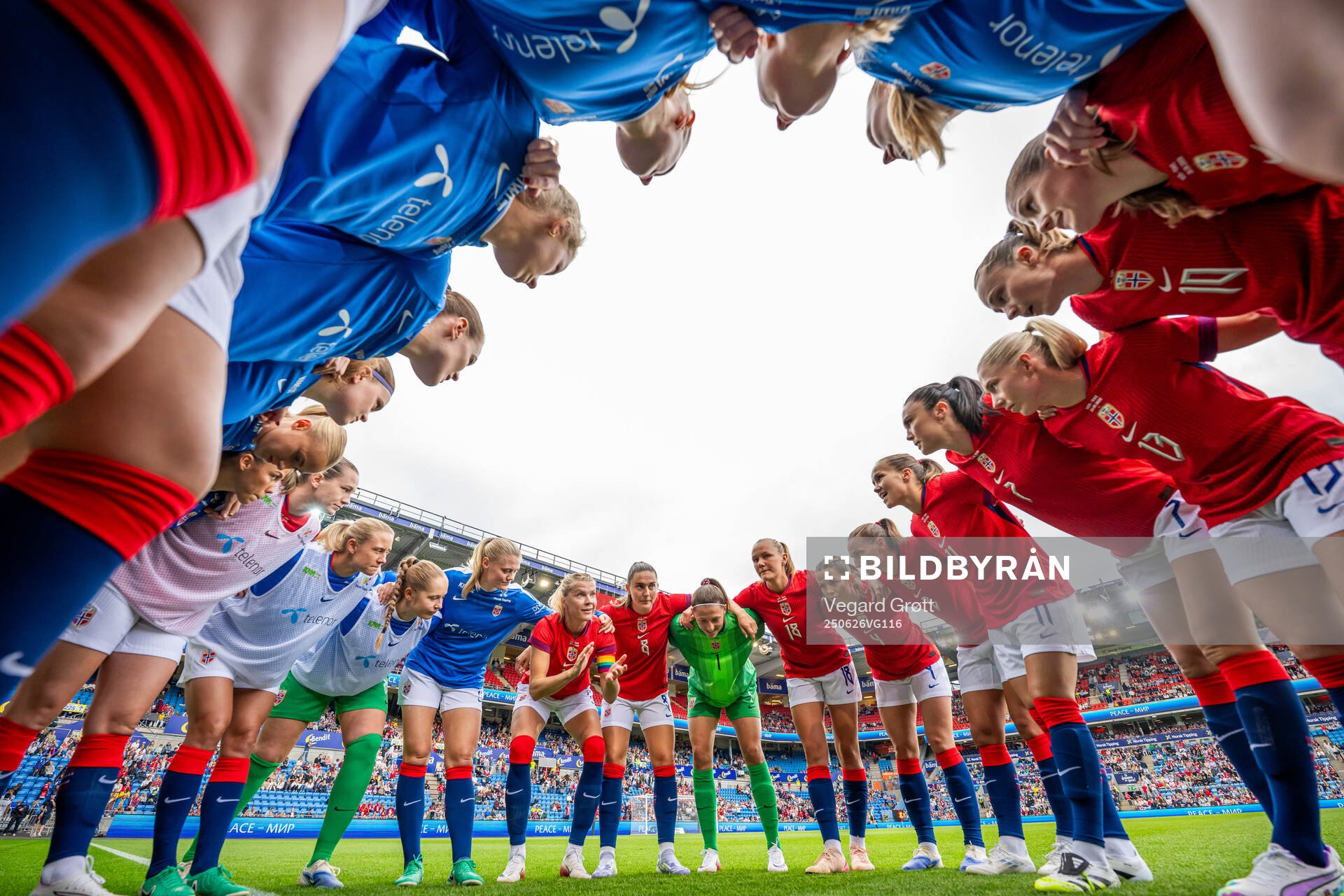 Elisabeth Terland, Lisa Naalsund, goalkeeper Aurora