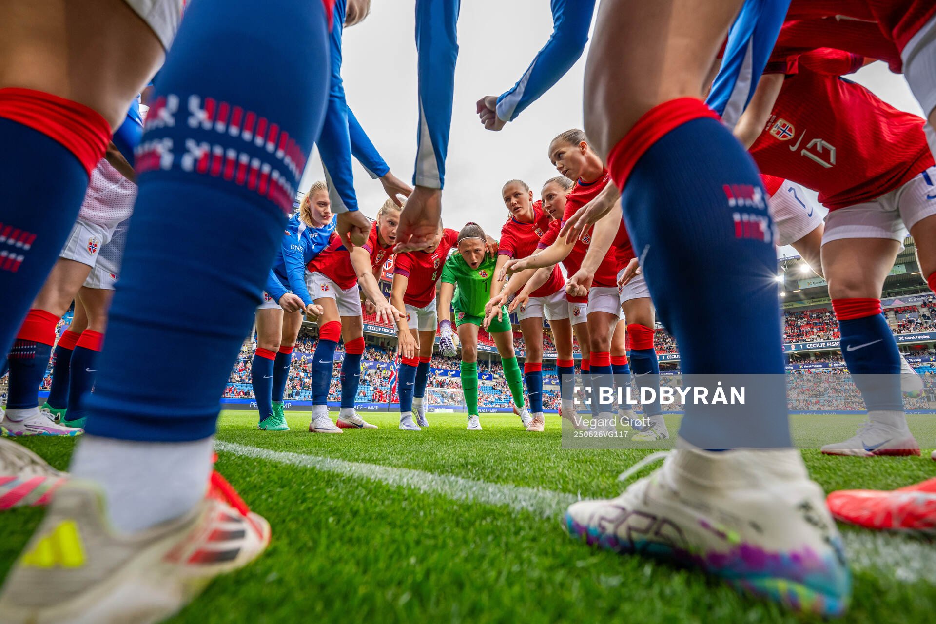 Mathilde Harviken, Ada Hegerberg, goalkeeper Cecilie