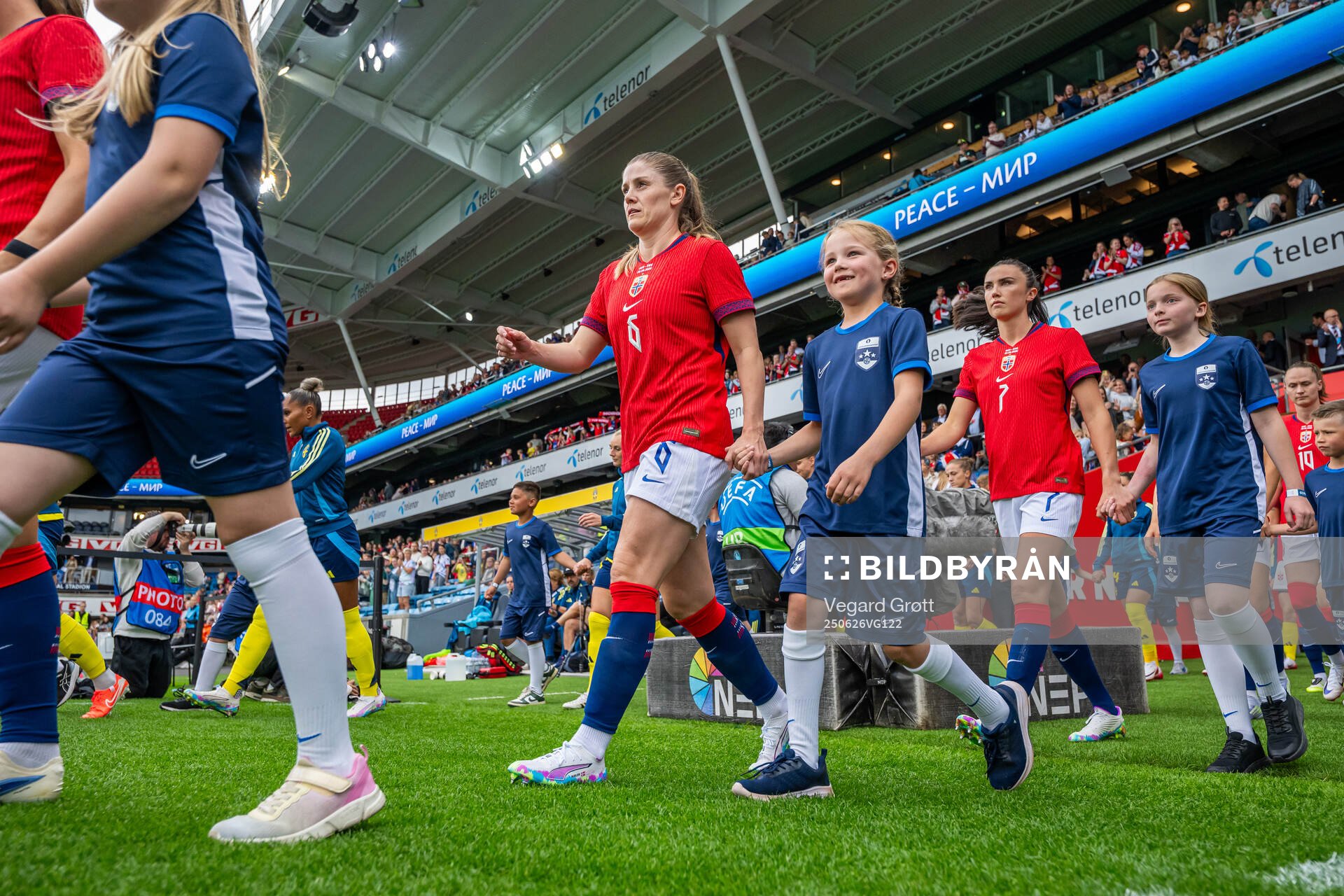 Maren Mjelde of Norway enters the pitch