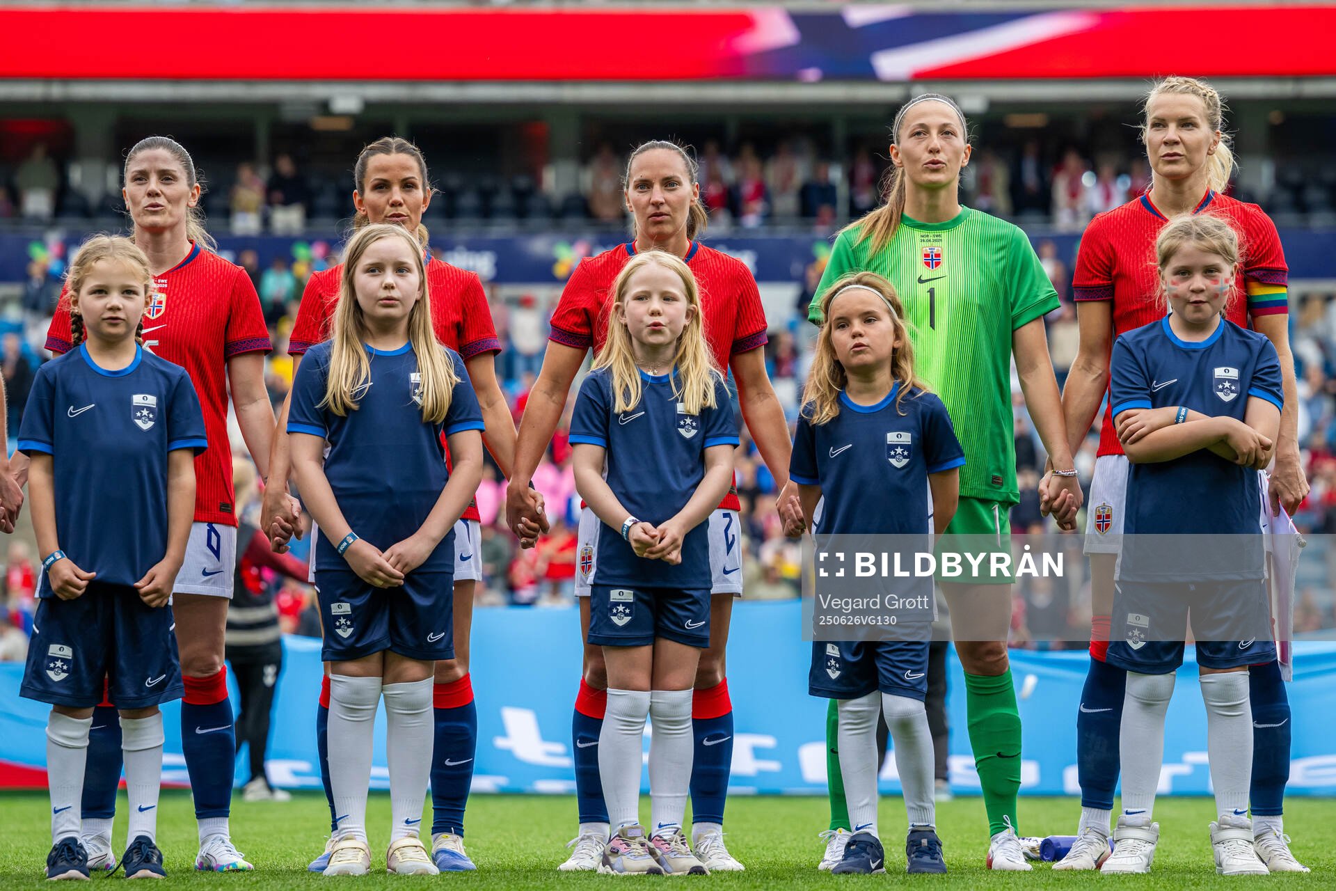 Maren Mjelde, Tuva Hansen, Marit Bratberg Lund, goalkeeper