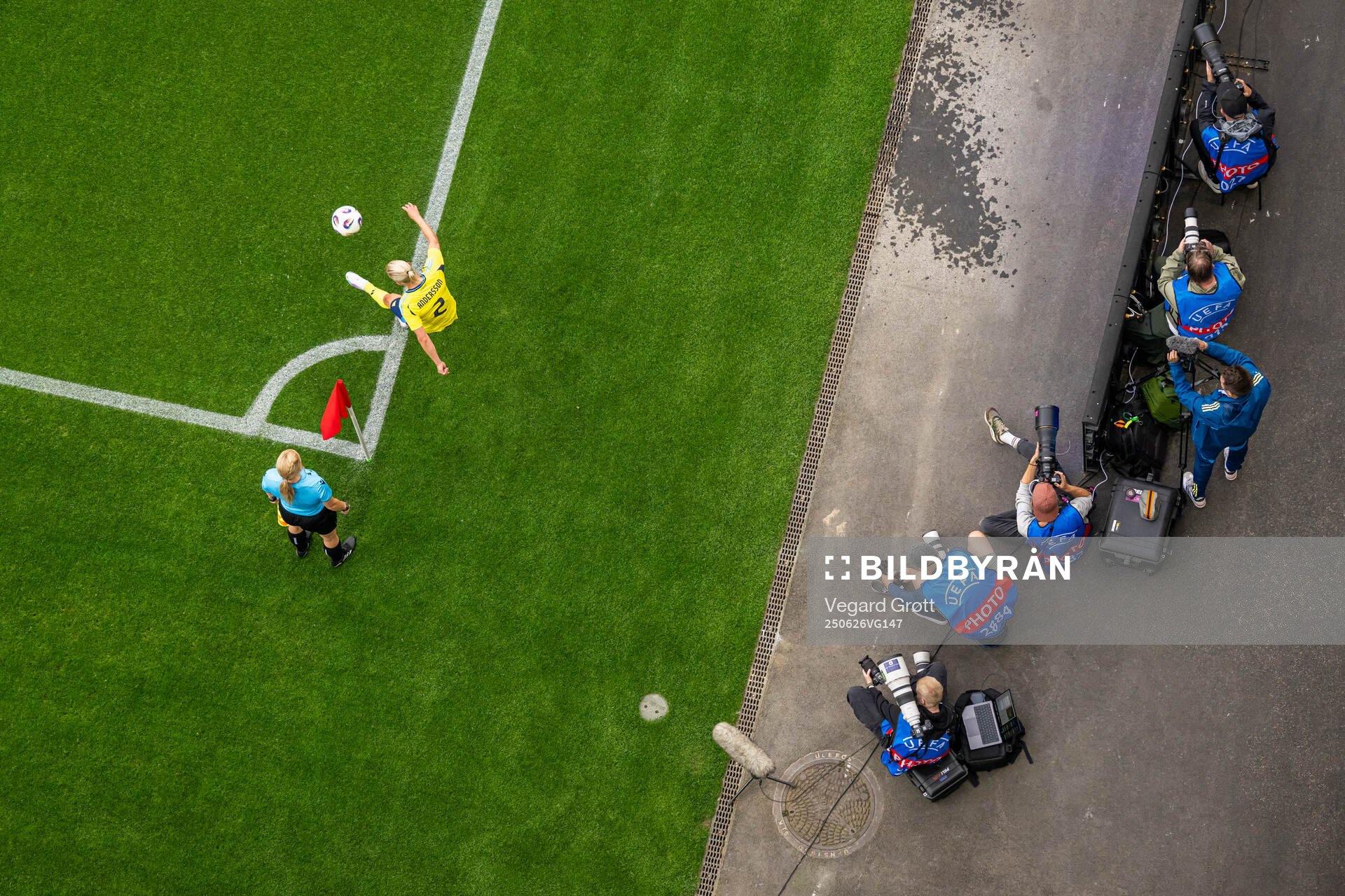 Jonna Andersson of Sweden takes a corner kick