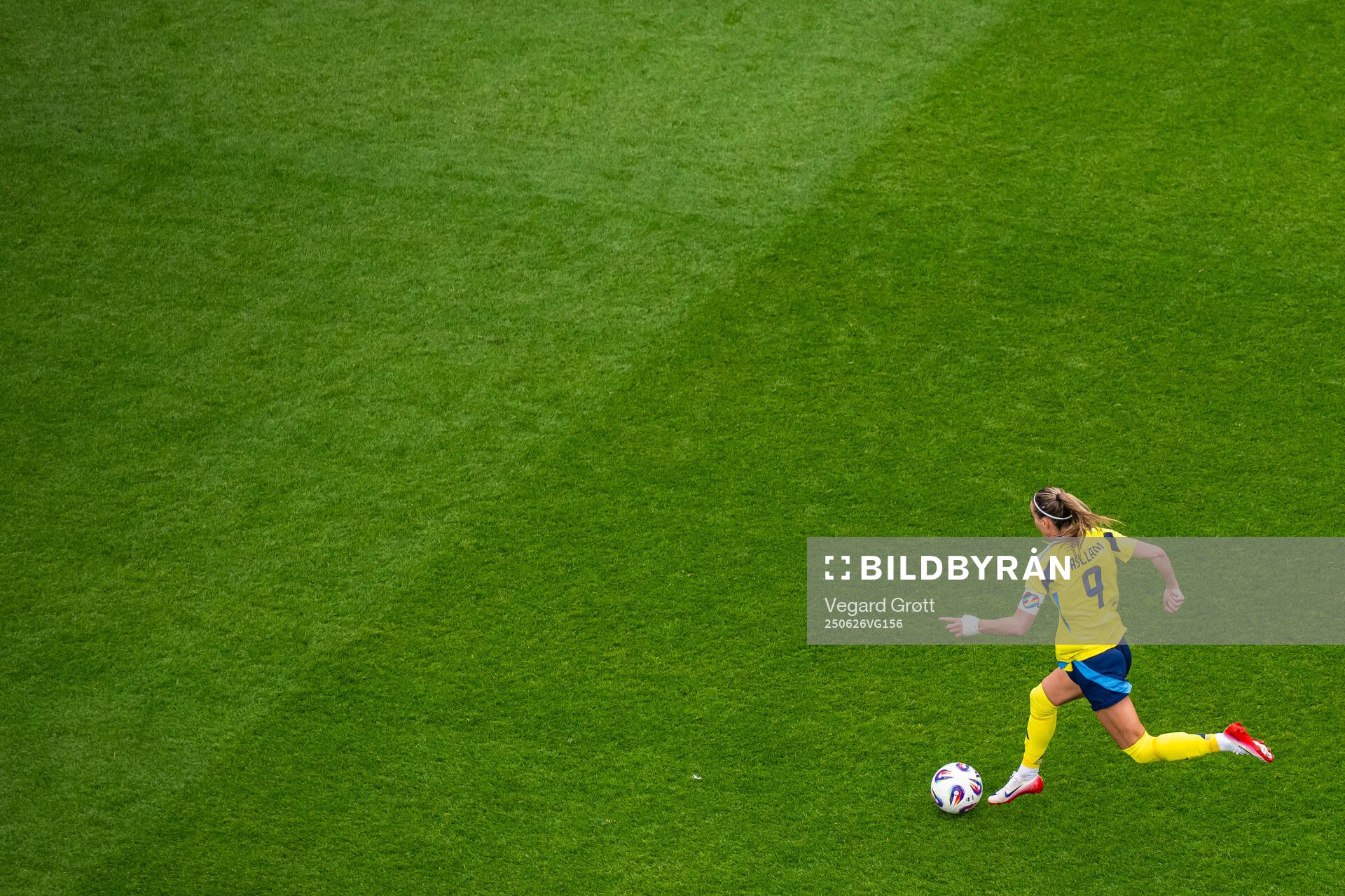 Kosovare Asllani of Sweden