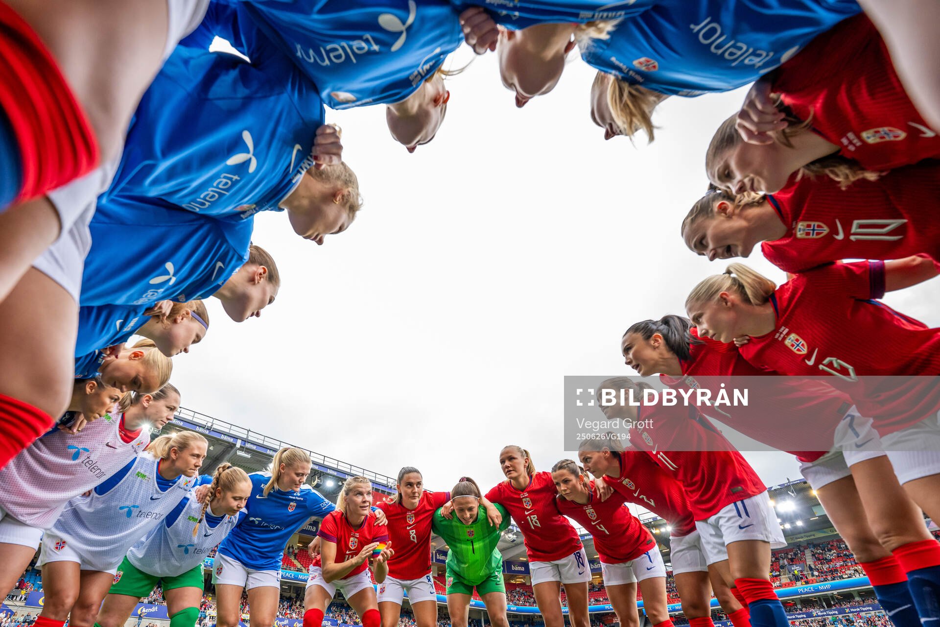 Elisabeth Terland, Lisa Naalsund, goalkeeper Aurora