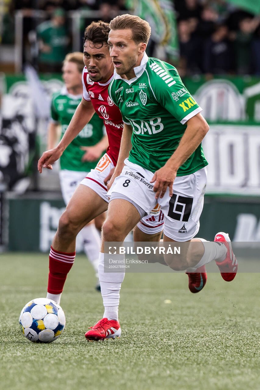 Brages Jacob Stensson och Sandvikens IFs Liam Vabö