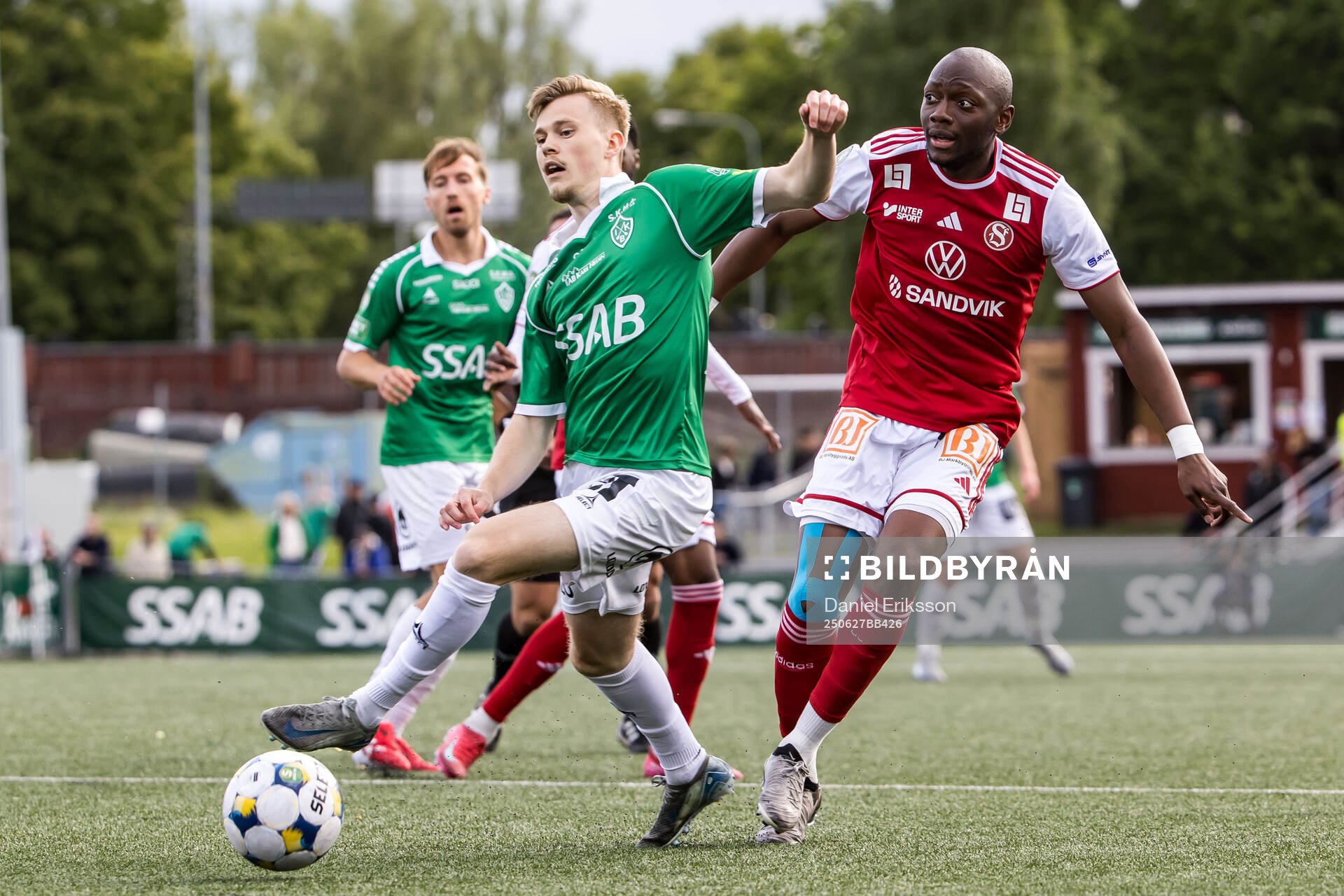Brages Gustav Nordh och Sandvikens IFs Moonga Simba