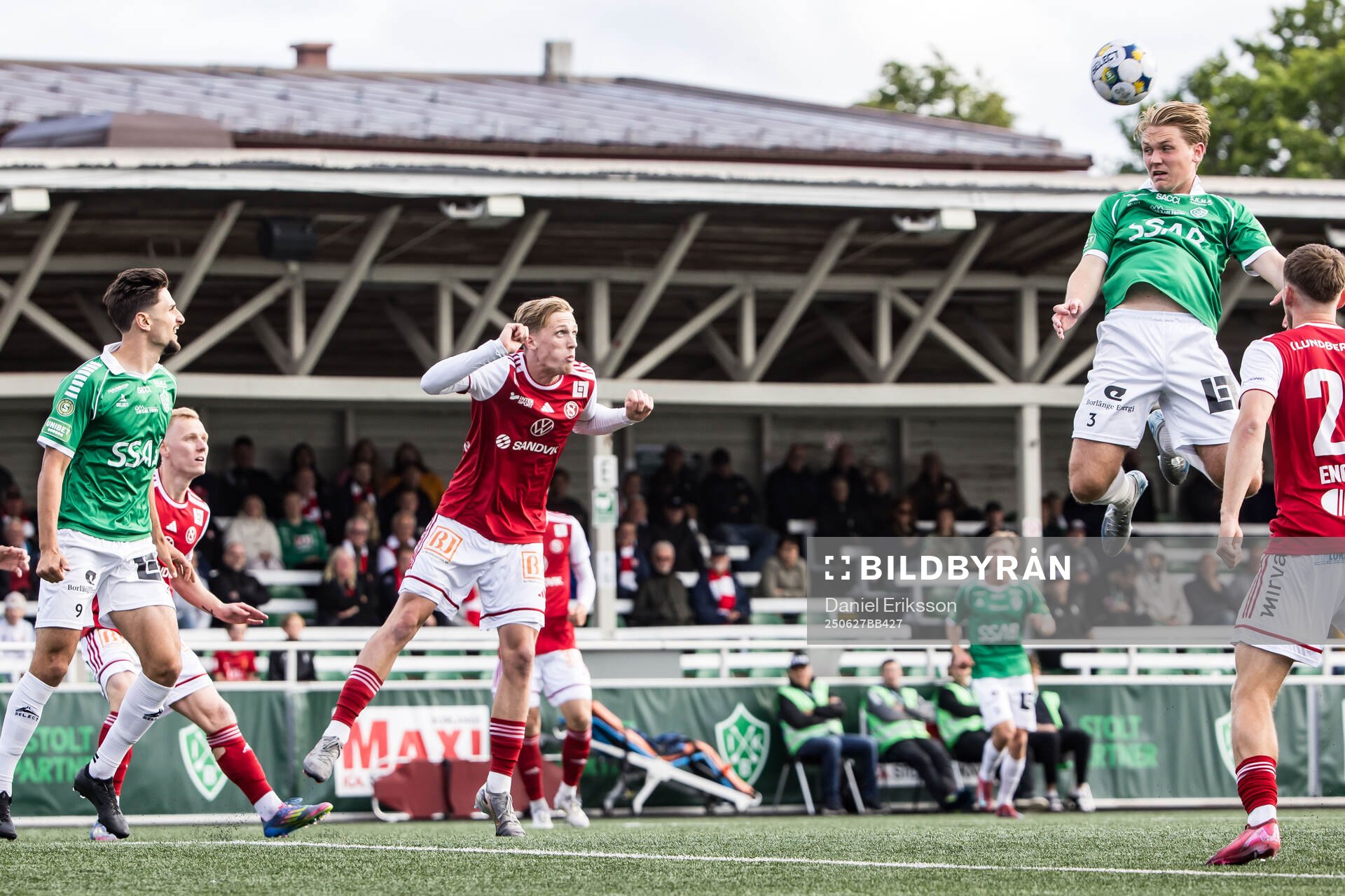 Sandvikens IFs Olle Samuelsson och Brages Teodor Wålemark
