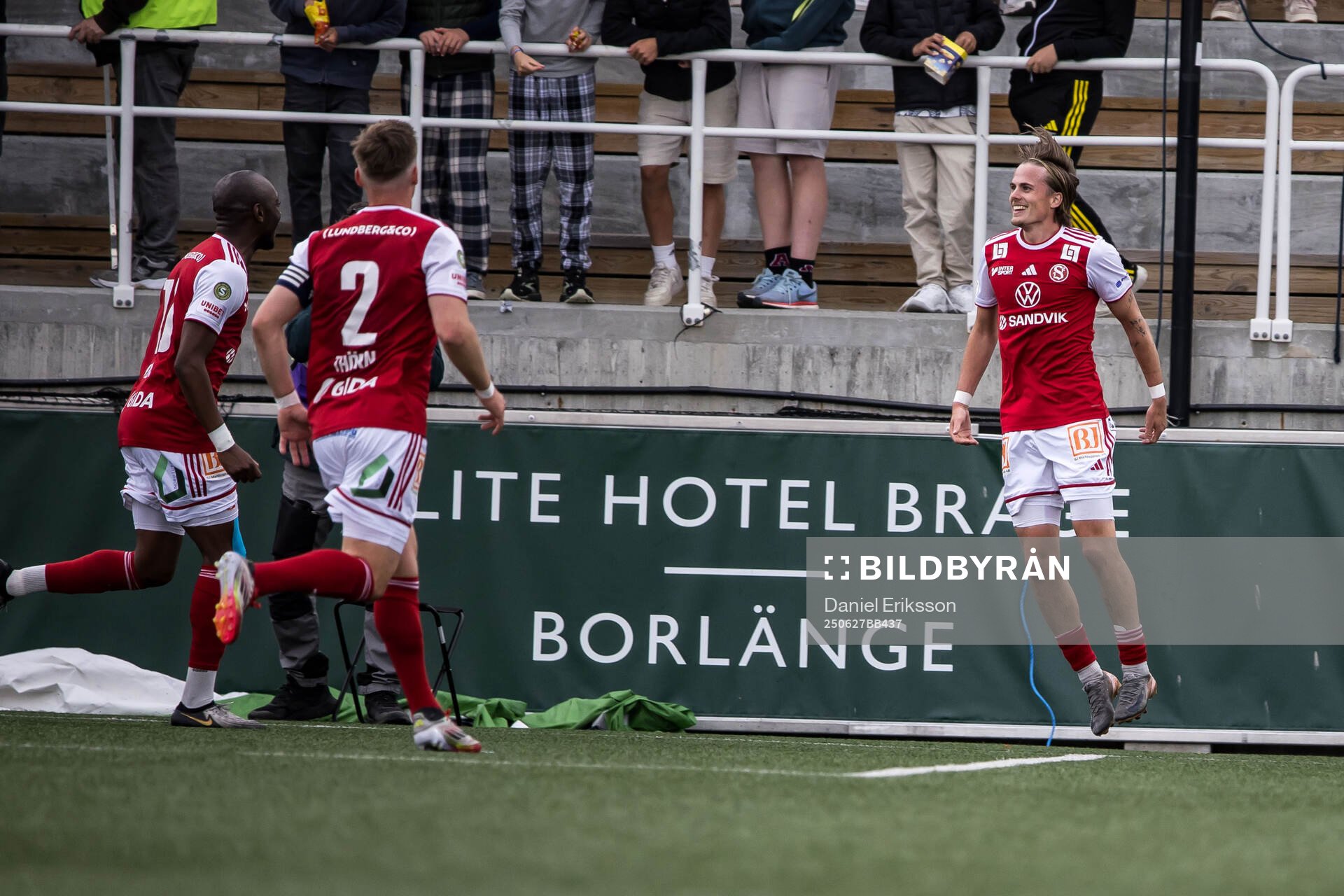 Sandvikens IFs Johan Arvidsson jublar