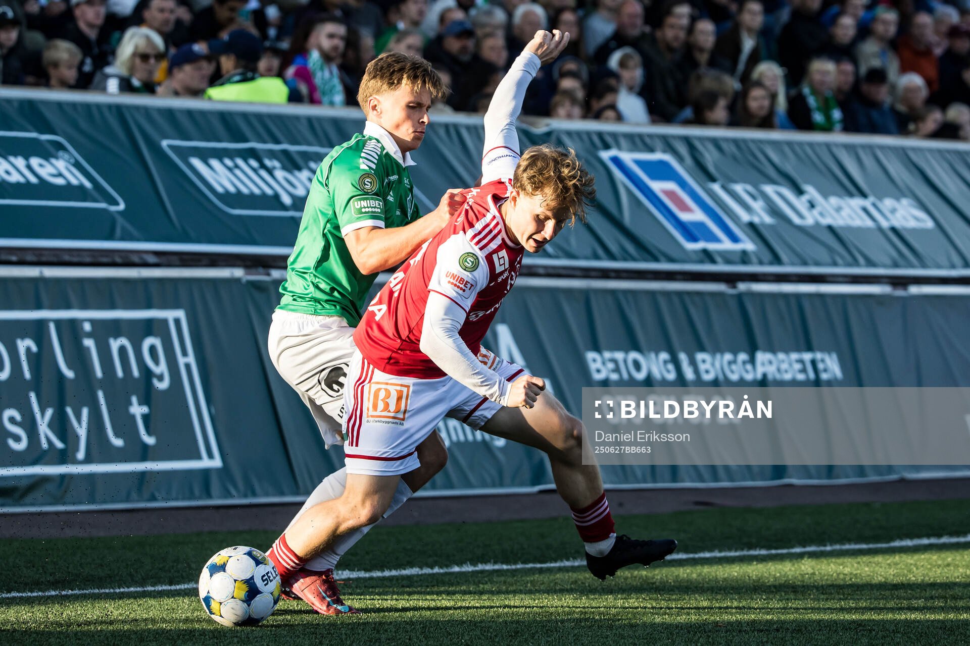 Brages Noah Östberg och Sandvikens IFs Victor Backman