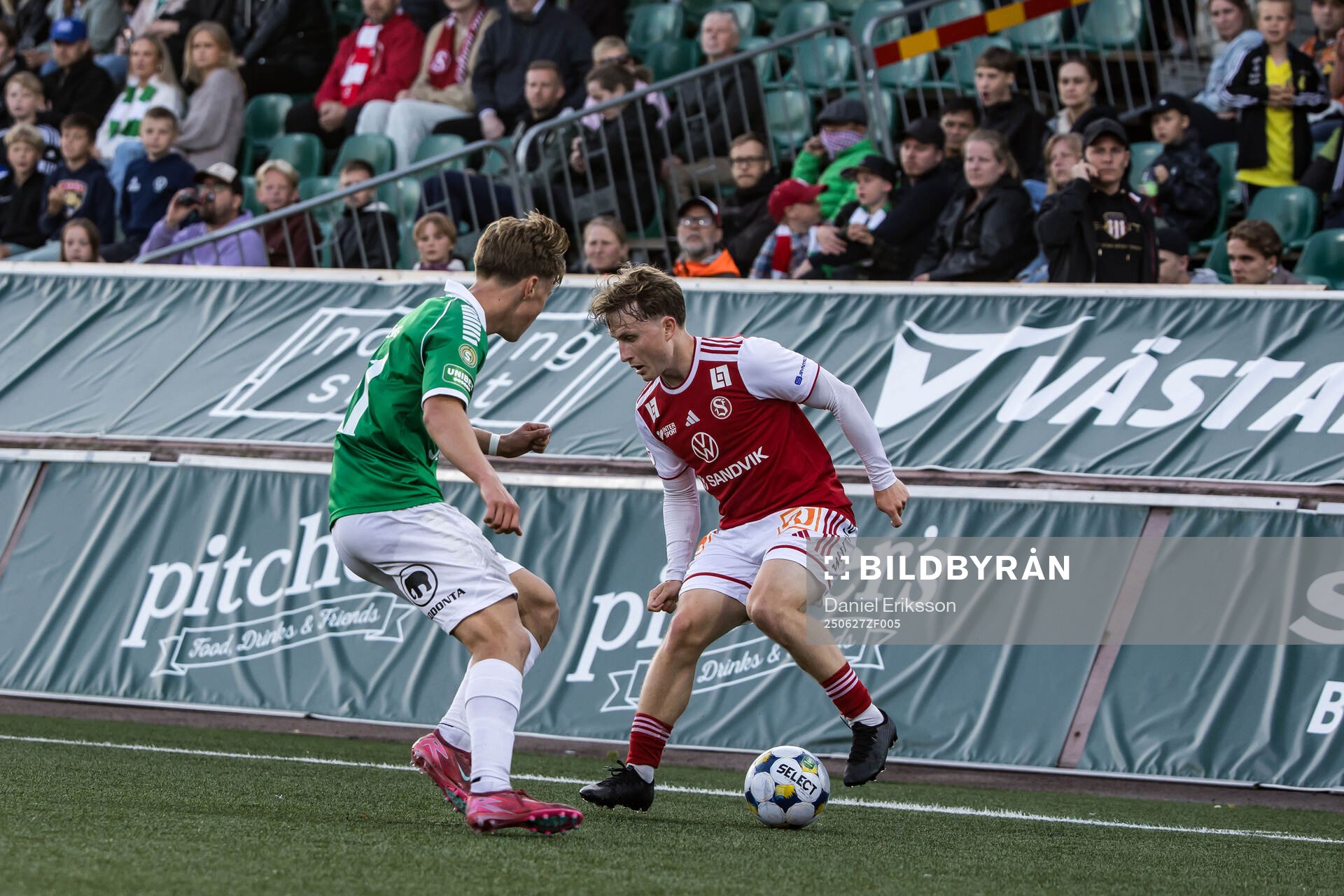 Brages Noah Östberg och Sandvikens IFs Victor Backman