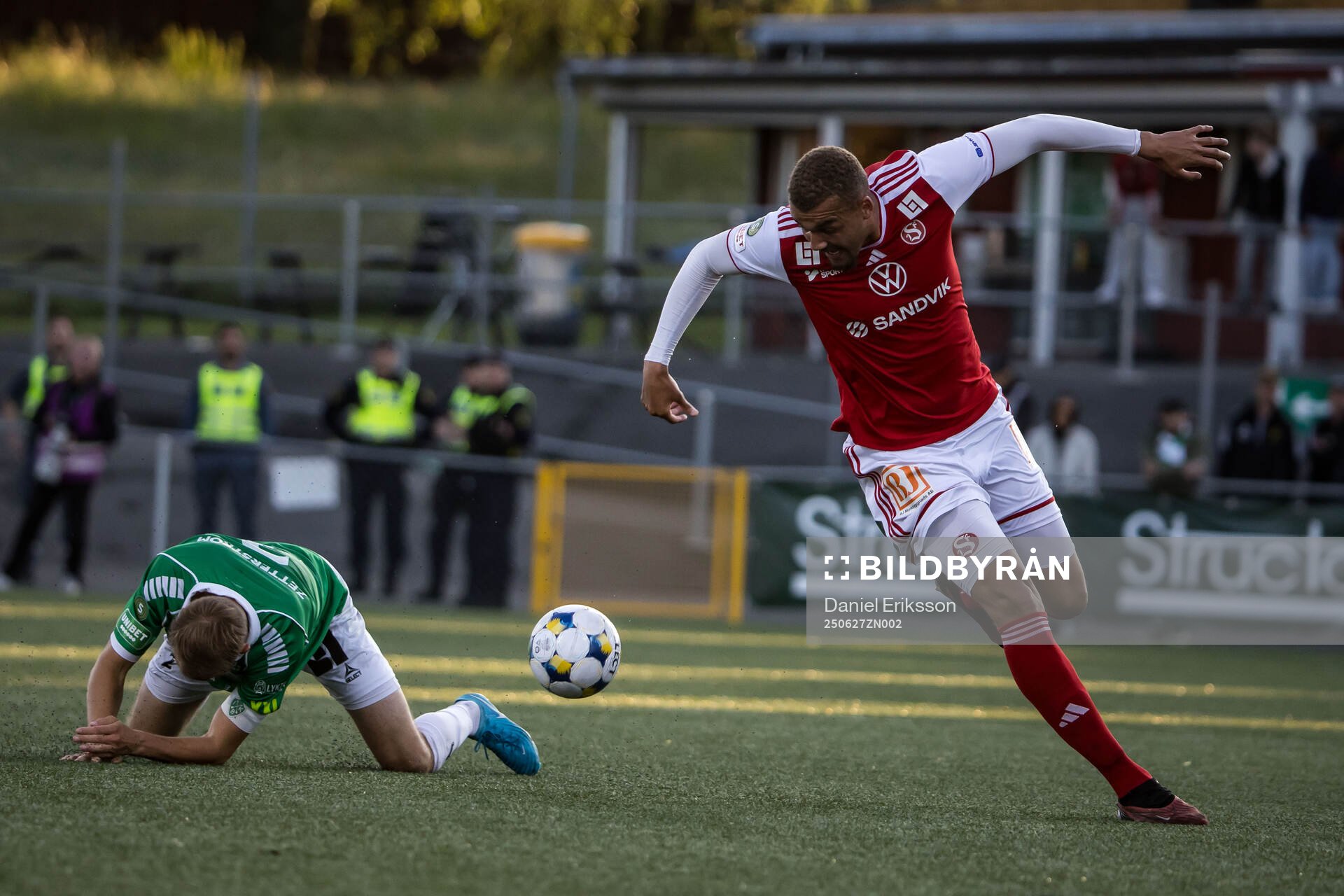 Brages Alexander Zetterström och Sandvikens IFs Kim Käck
