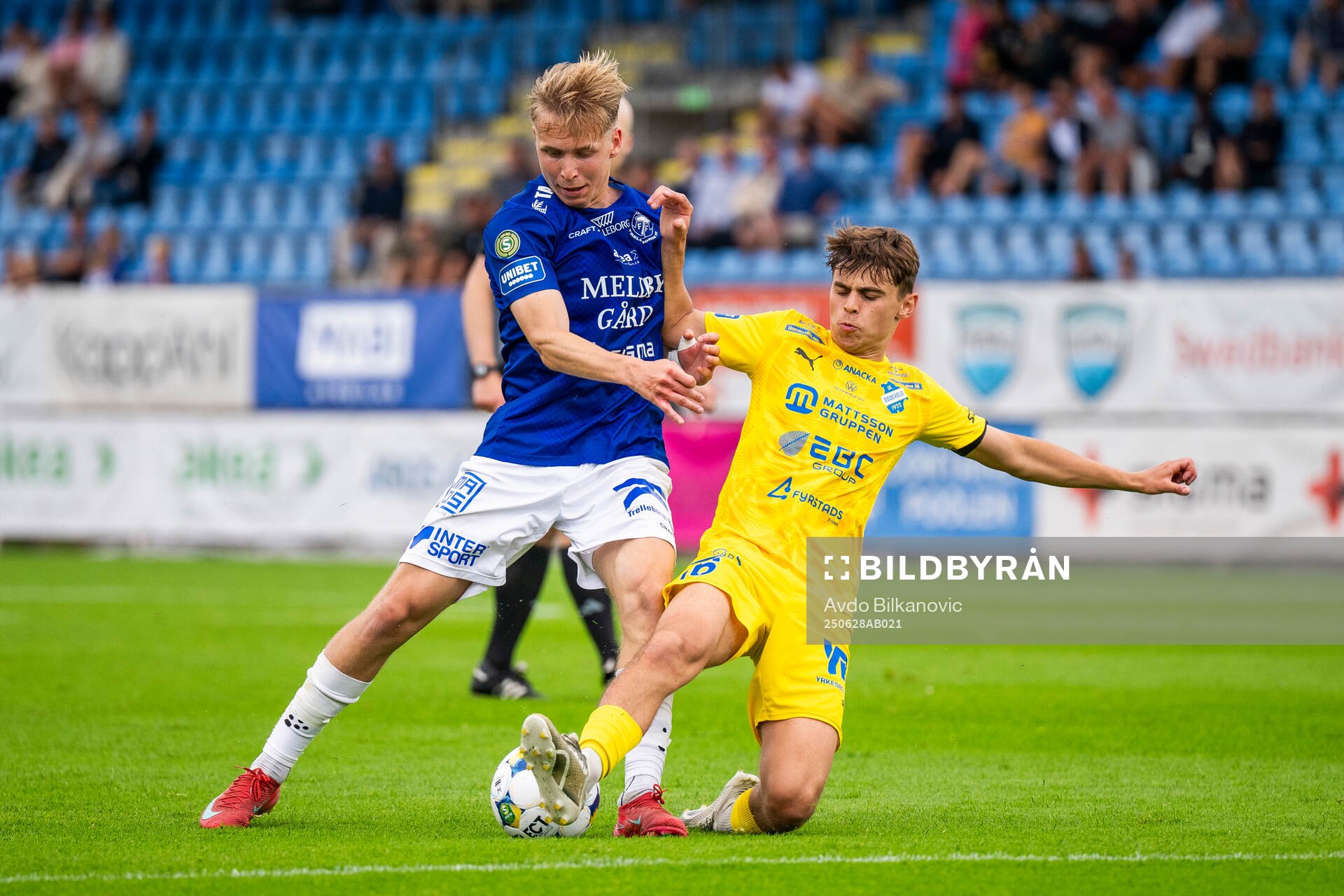 Trelleborgs Axel Vidjeskog och Oddevolds Emir Derviskadic