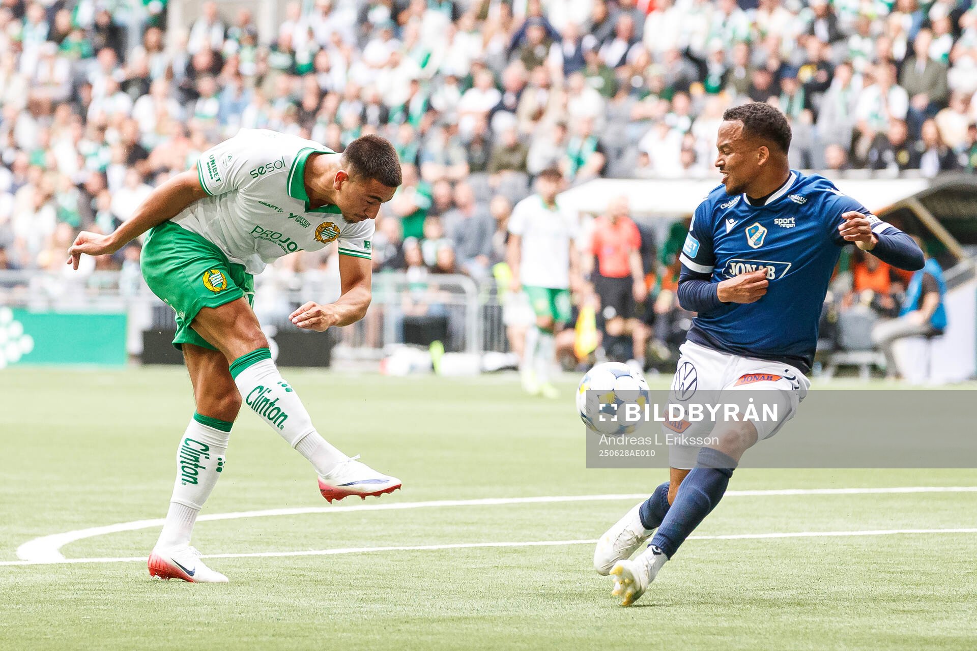 Hammarbys Jusef Erabi och Halmstads Marcus Olsson