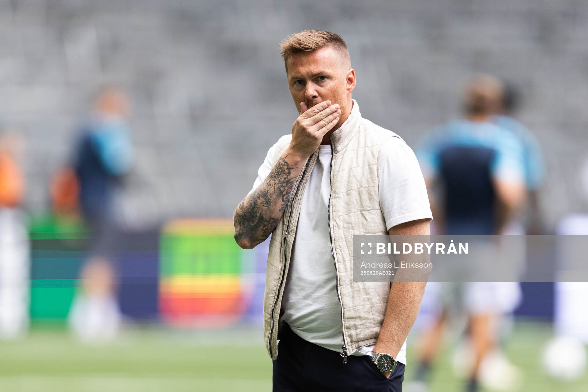 Halmstads tränare Johan Lindholm innan fotbollsmatchen i