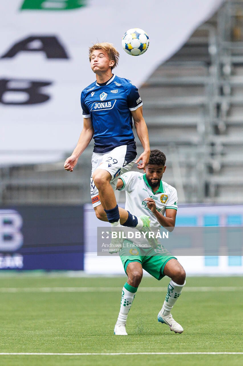 Halmstads Ludvig Arvidsson och Hammarbys Tesfaldet Tekie