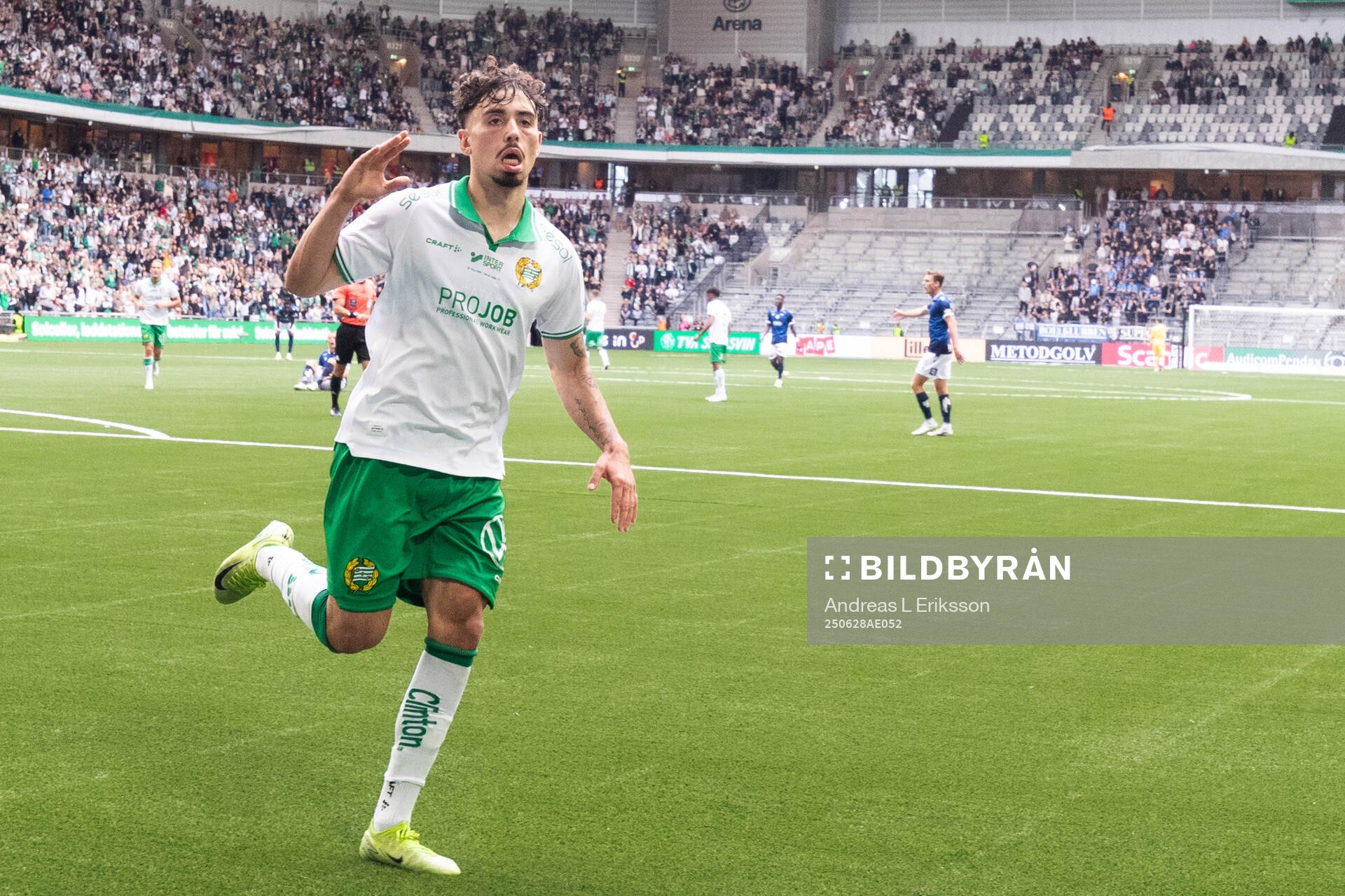 Hammarbys Sebastian Tounekti jublar