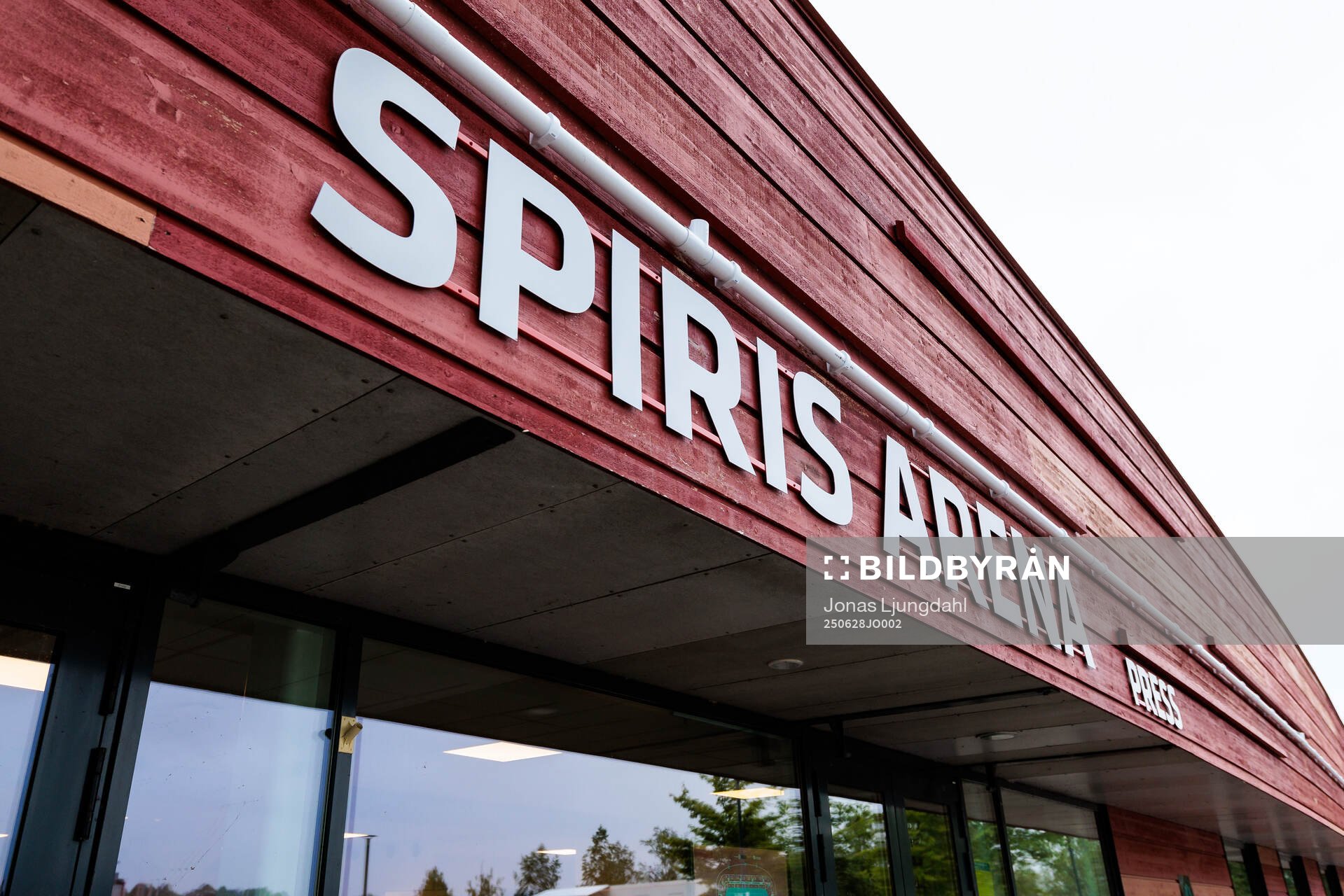 Exteriör vy av Spiris arena