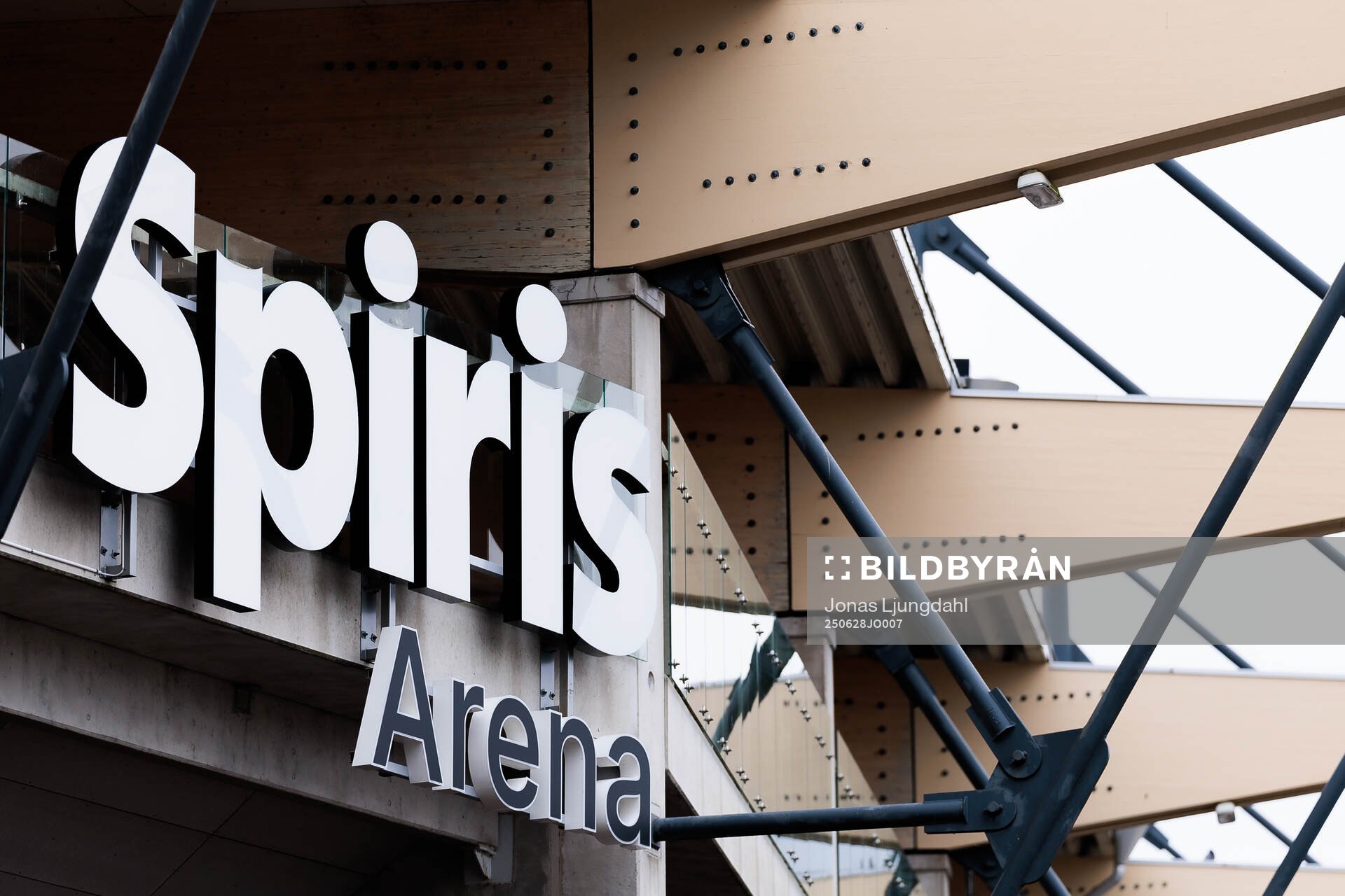 Exteriör vy av Spiris arena