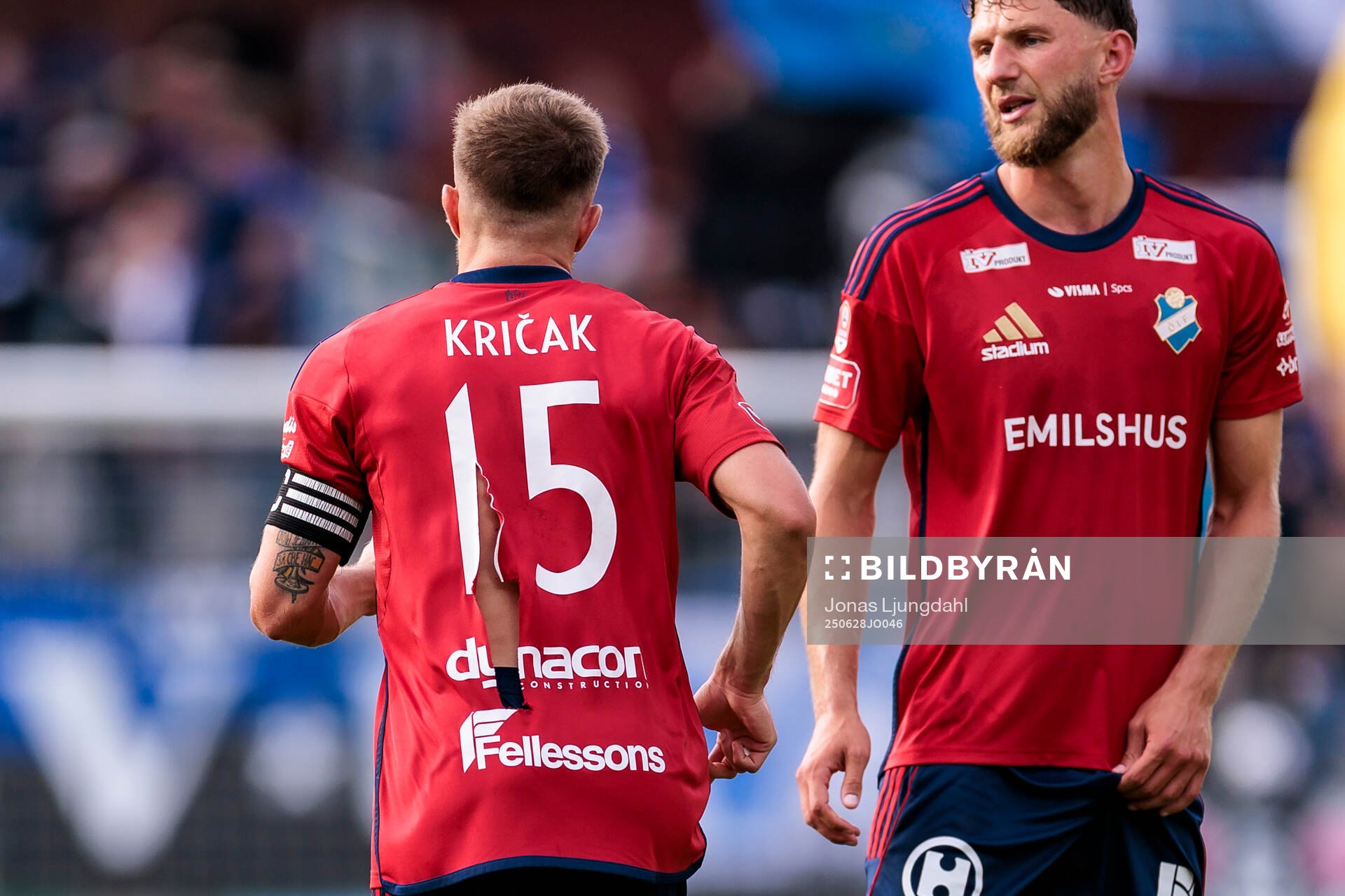 Östers Ivan Kricak med en trasig tröja