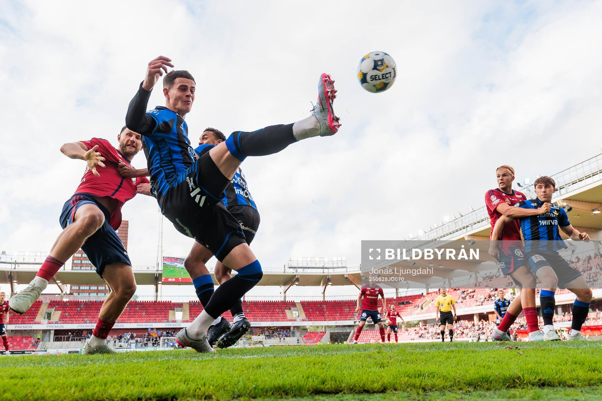 Sirius Robbie Ure vid mål 1-1