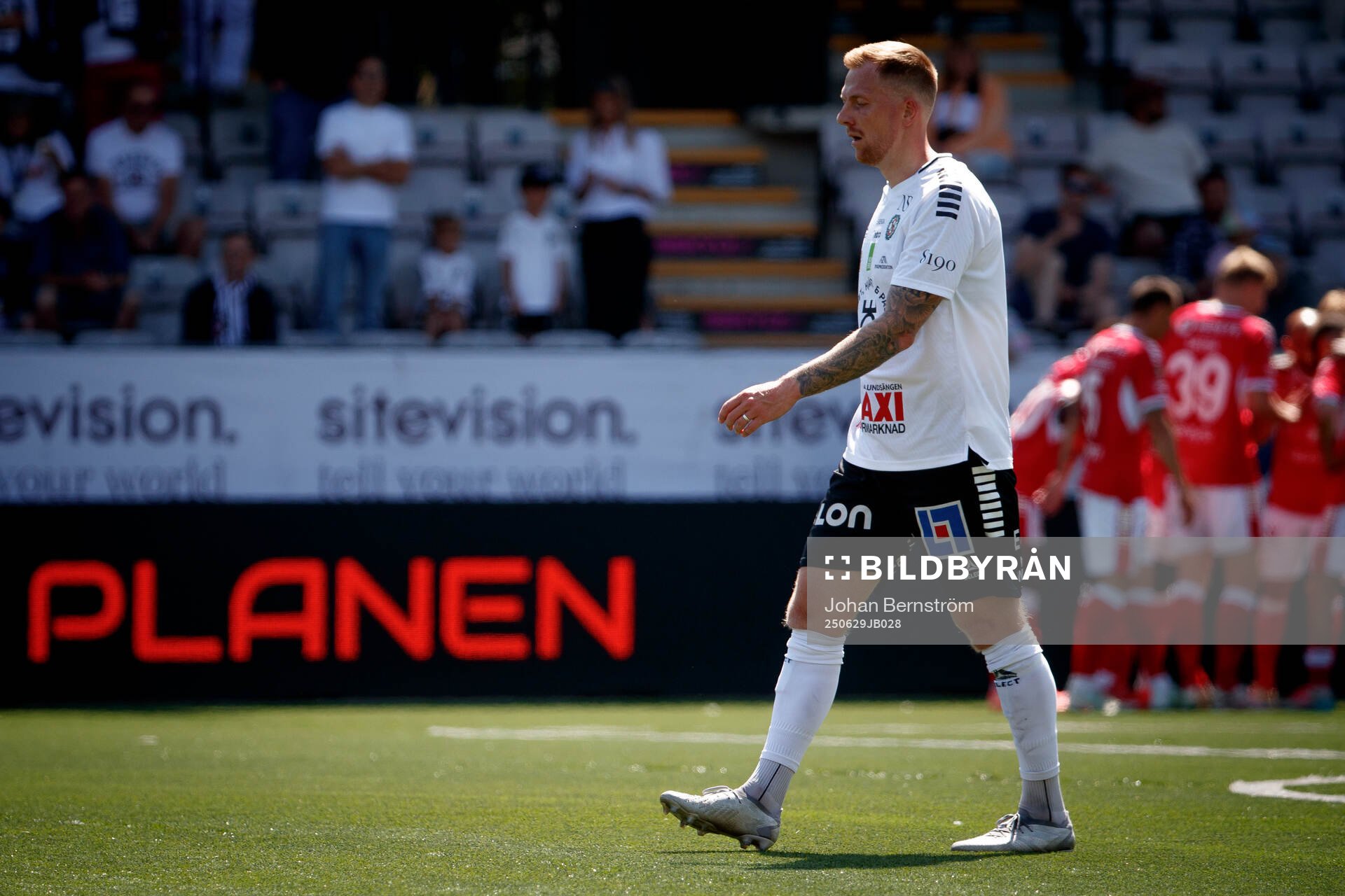 Örebros Jesper Modig deppar vid 1-1