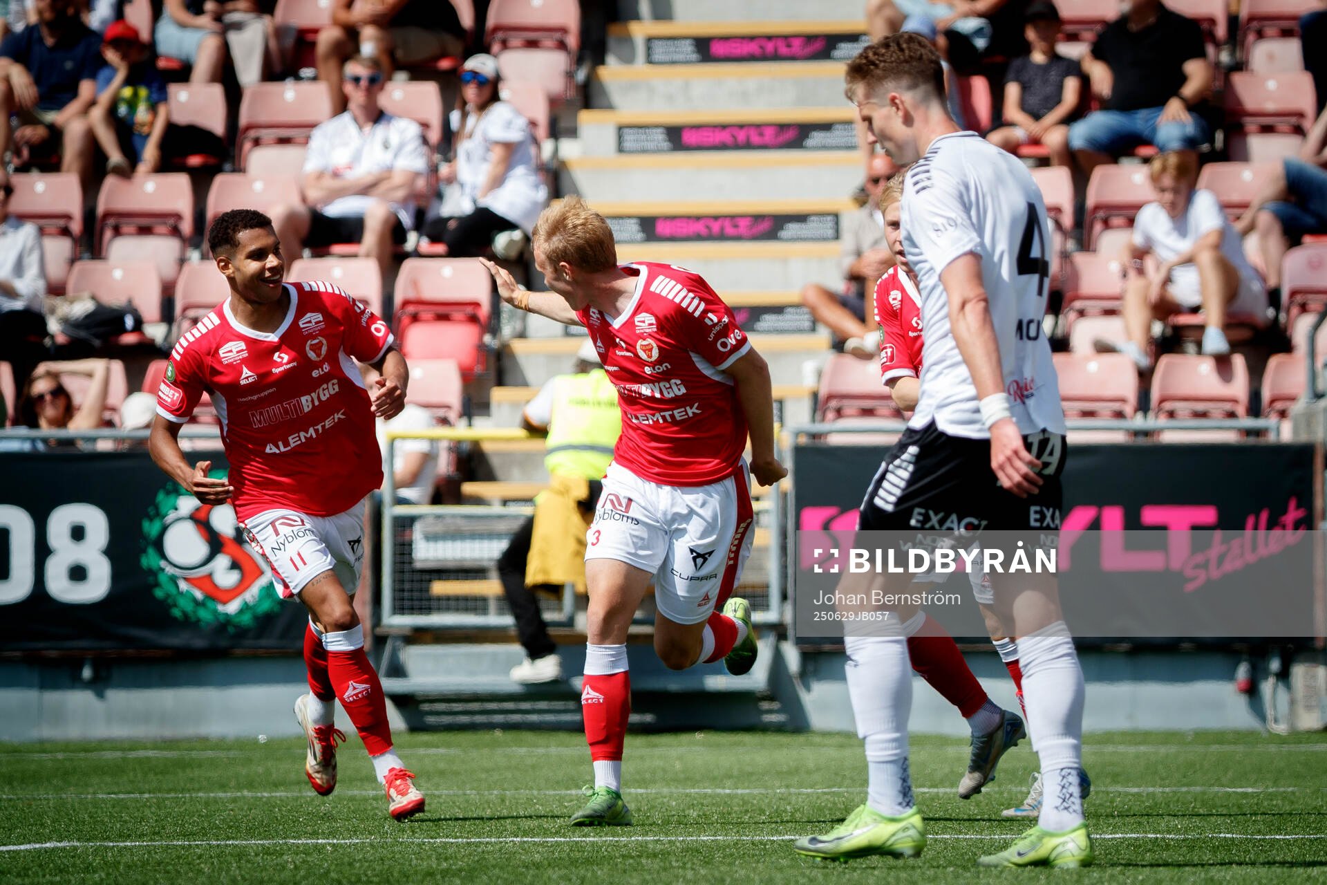 Kalmars Sivert Engh Øverby gör 1-2 och jublar med Anthony