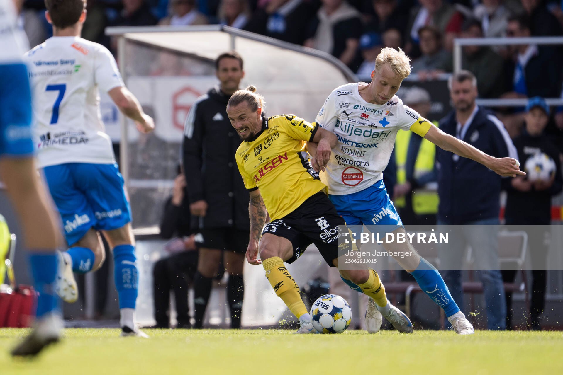 Elfsborgs Niklas Hult och Värnamos Victor Larsson