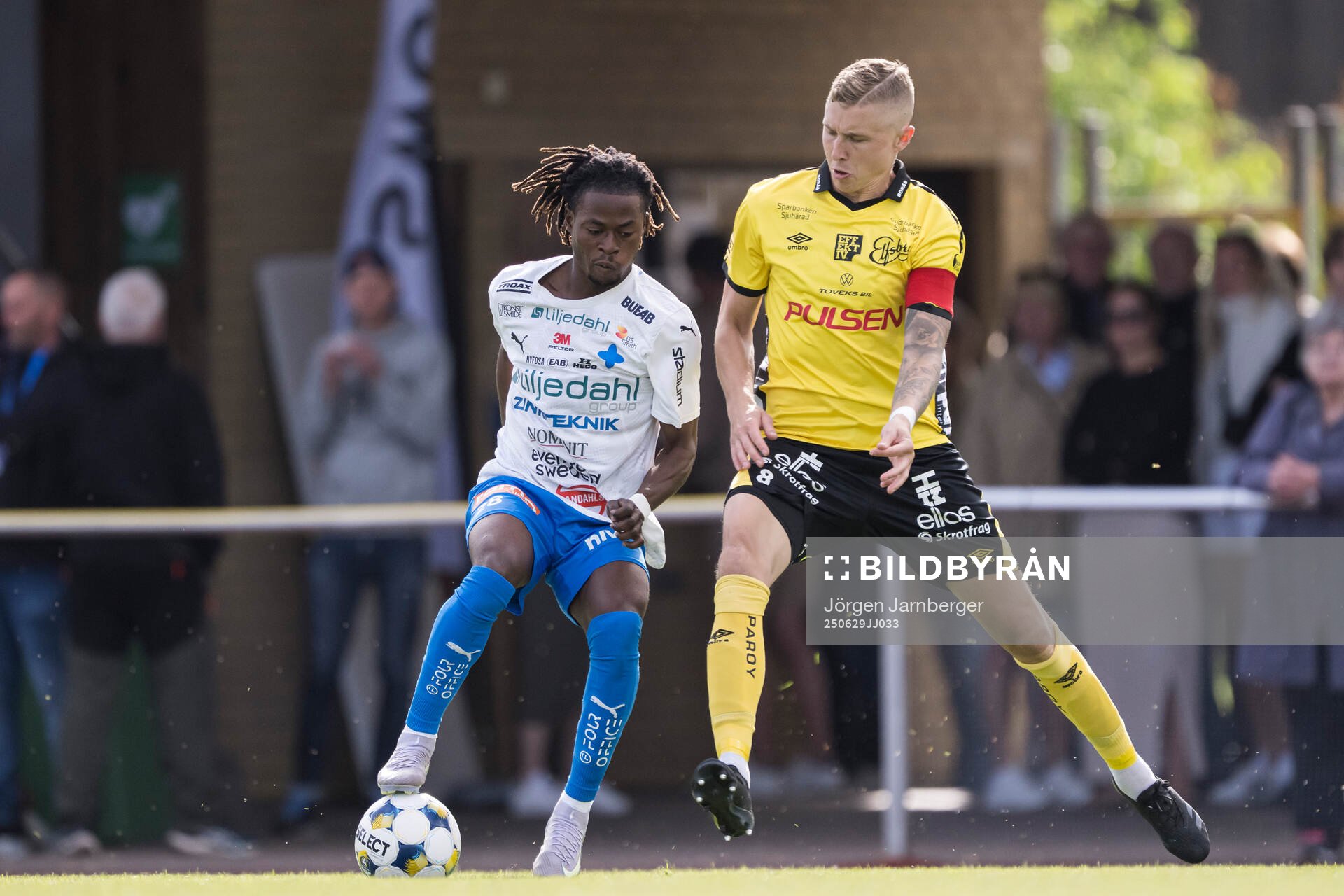 Värnamos Frank Junior Agyei och Elfsborgs Sebastian Holmen