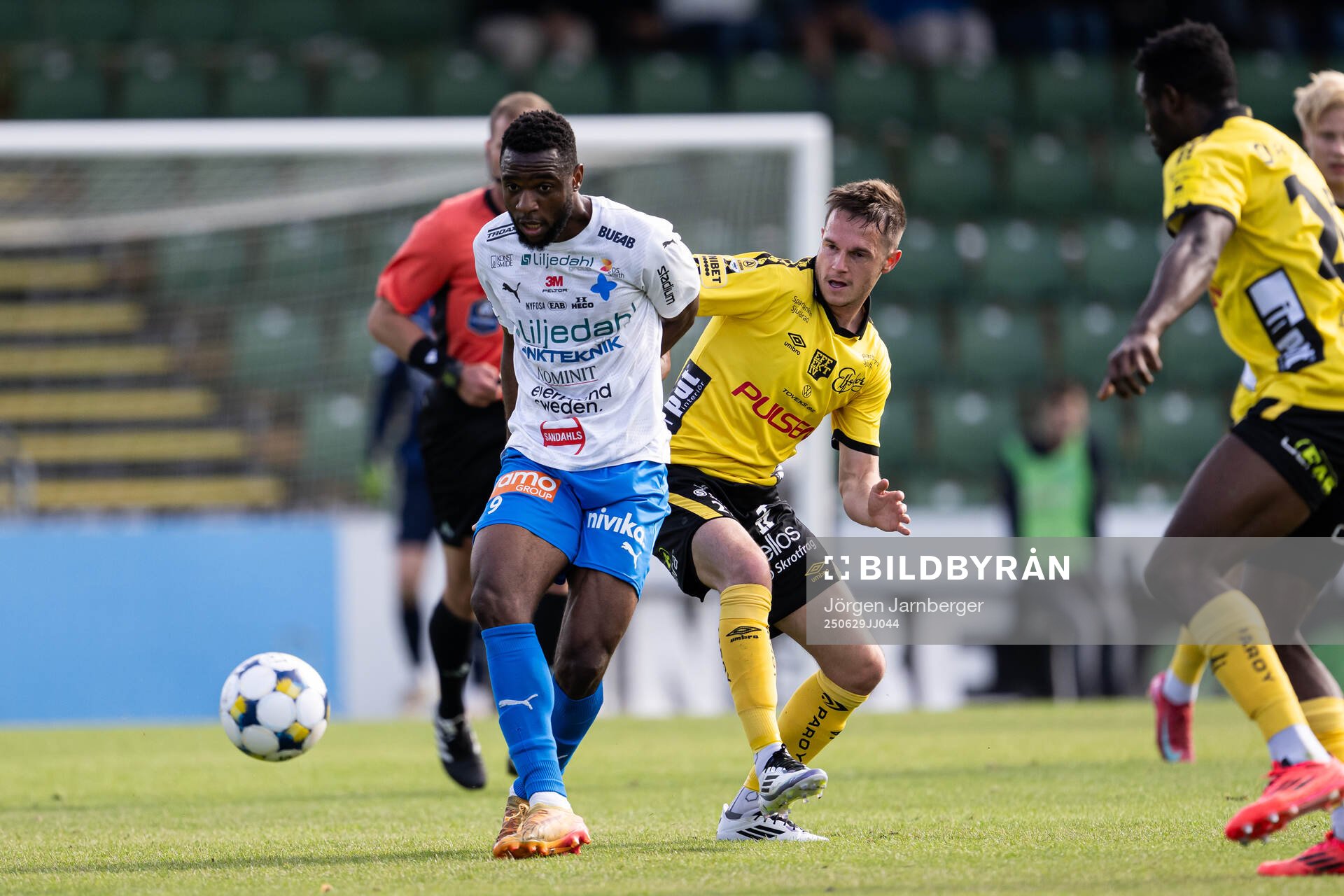 Värnamos Johnbosco Samuel Kalu och Elfsborgs Jens Jakob