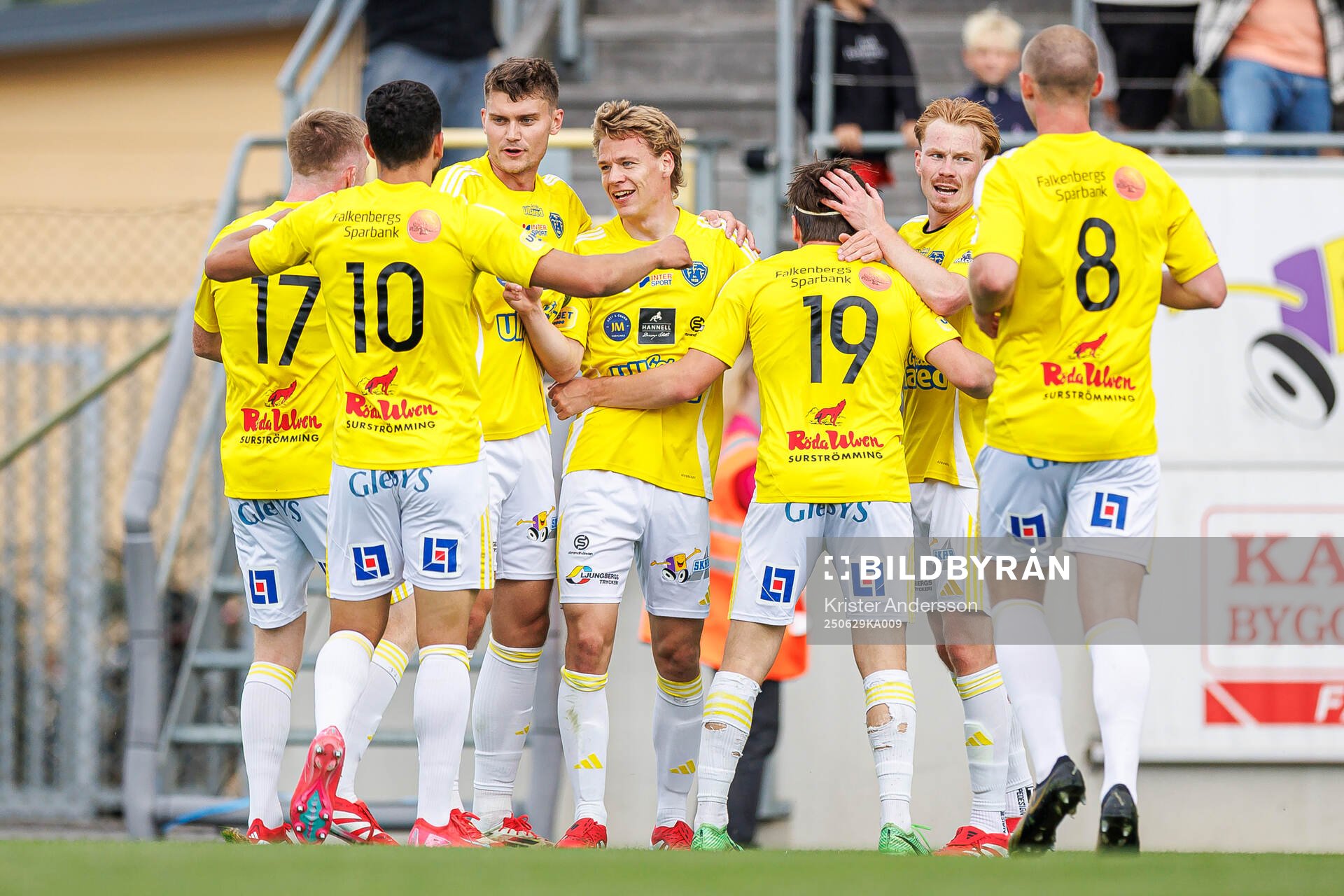 Falkenbergs Melker Nilsson jublar