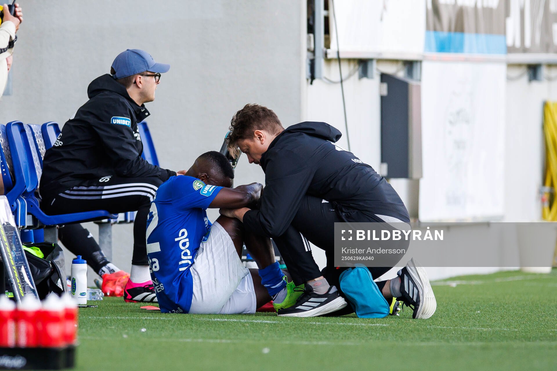 Umeå FCs Emmanuel Yeboah har ont
