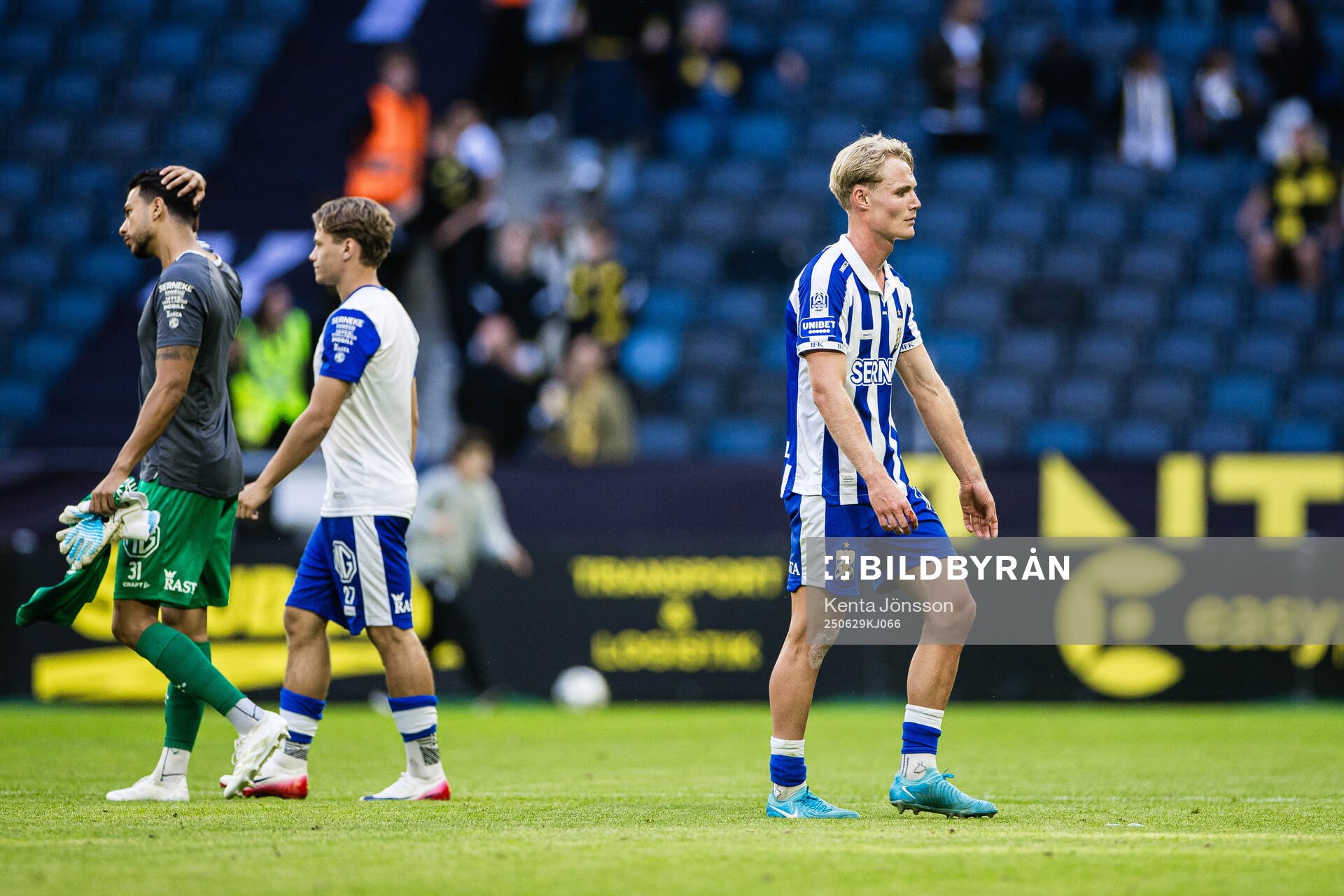IFK Göteborgs Max Fenger deppar