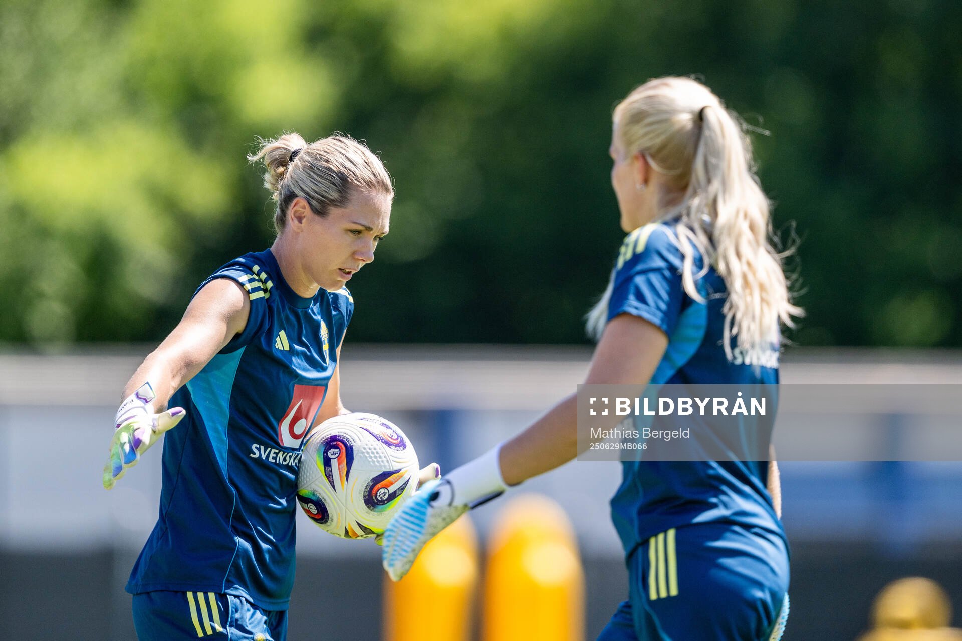 Goalkeeper Jennifer Falk and goalkeeper Emma Holmgren of