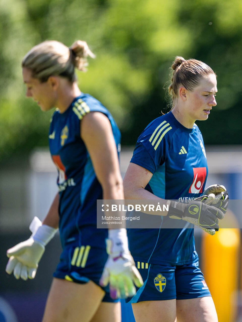 Goalkeeper Jennifer Falk and goalkeeper Emma Holmgren of