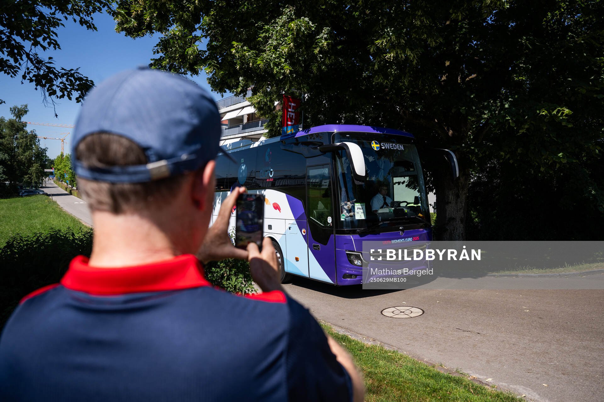 The buss of the Swedish women's national football team