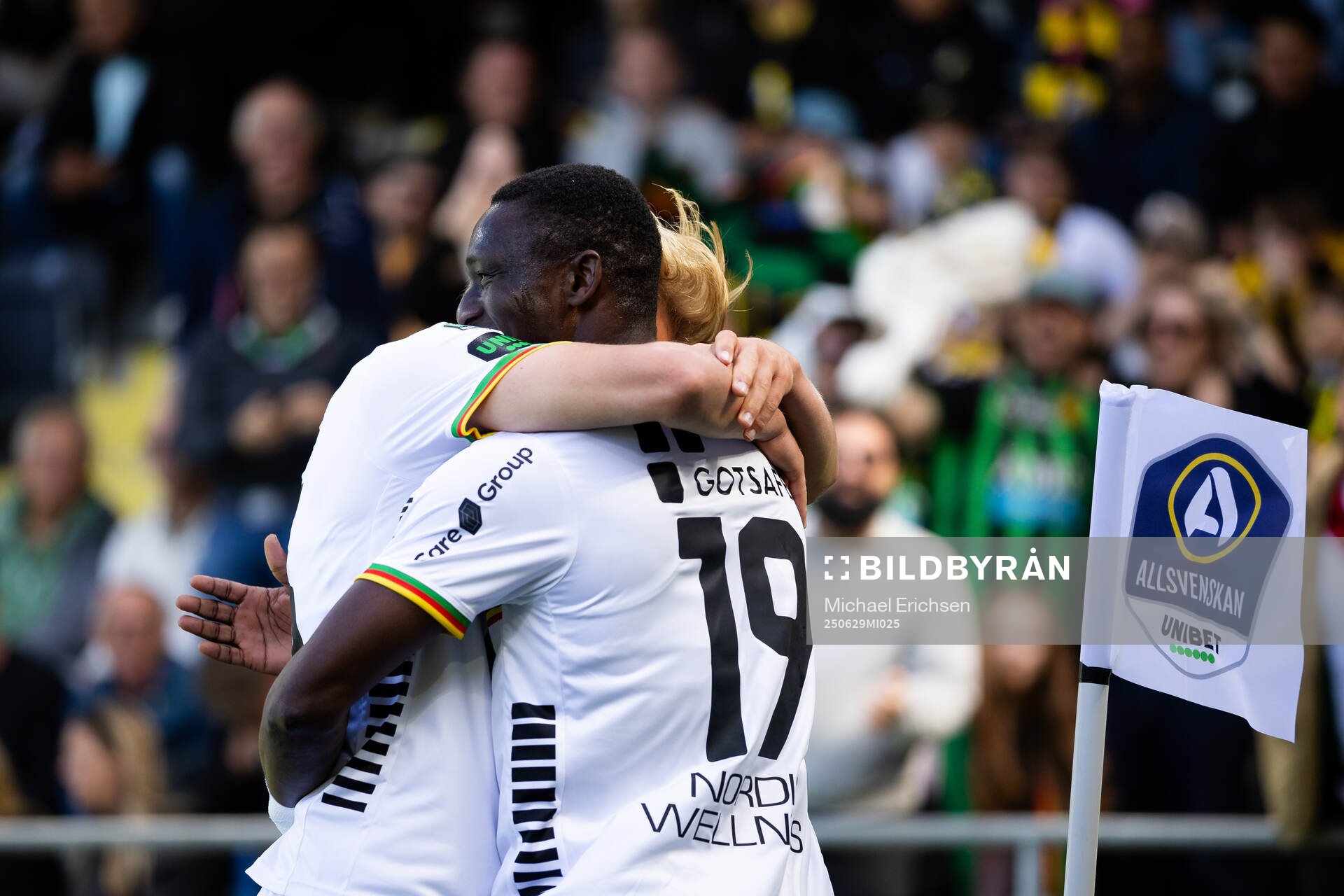 GAIS Ibrahim Diabate jublar ihop med Rasmus Niklasson