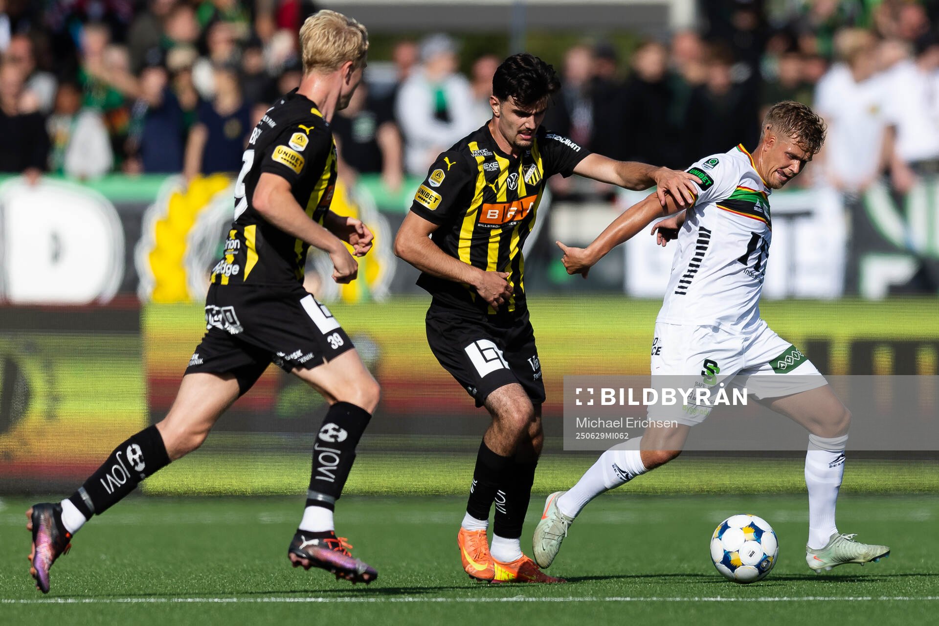 Häckens Nikola Mitrovic och GAIS Kevin Holmén