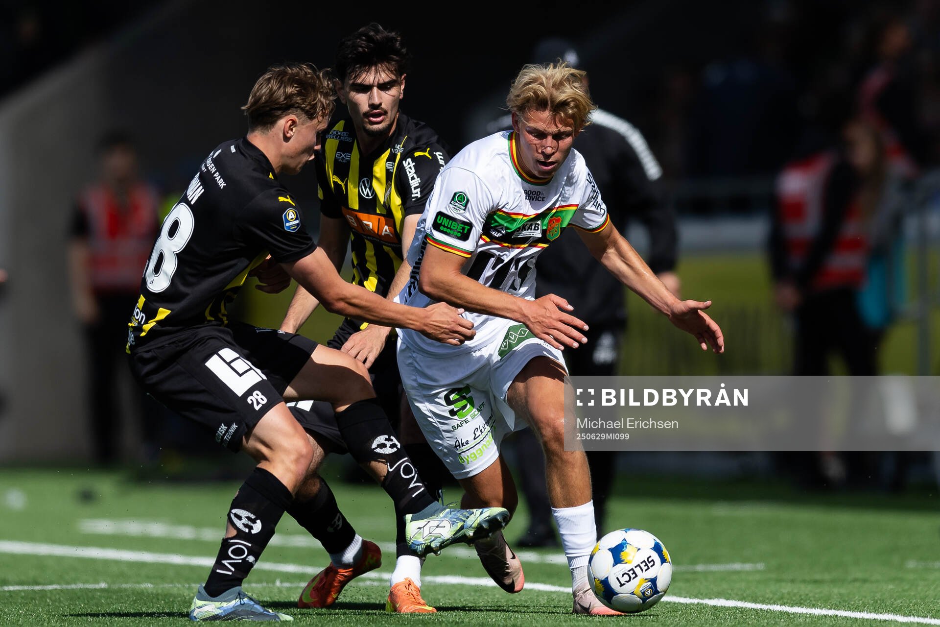 Häckens Filip Öhman och GAIS Rasmus Niklasson Petrovic