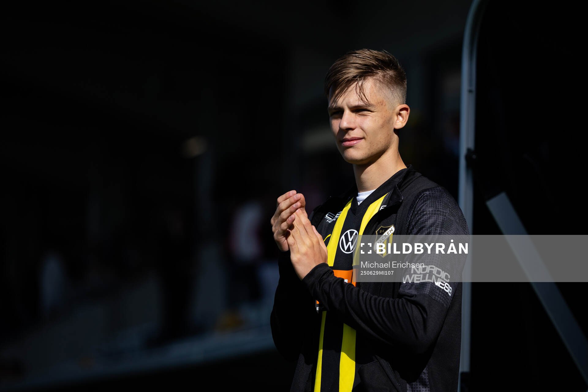 Häcken presenterar Adrian Svanbäck som ny spelare i