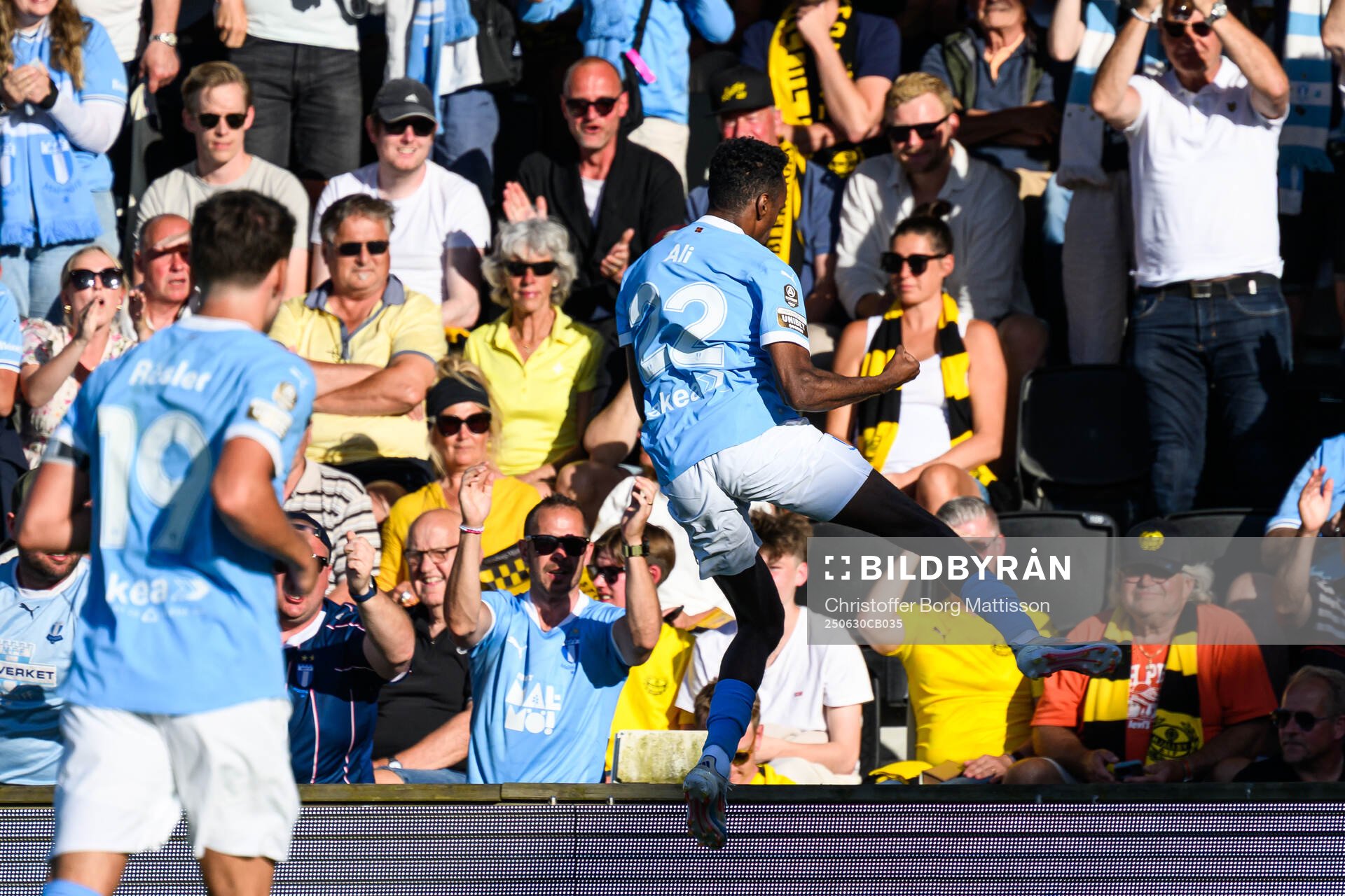 Malmö FFs Taha Ali jublar