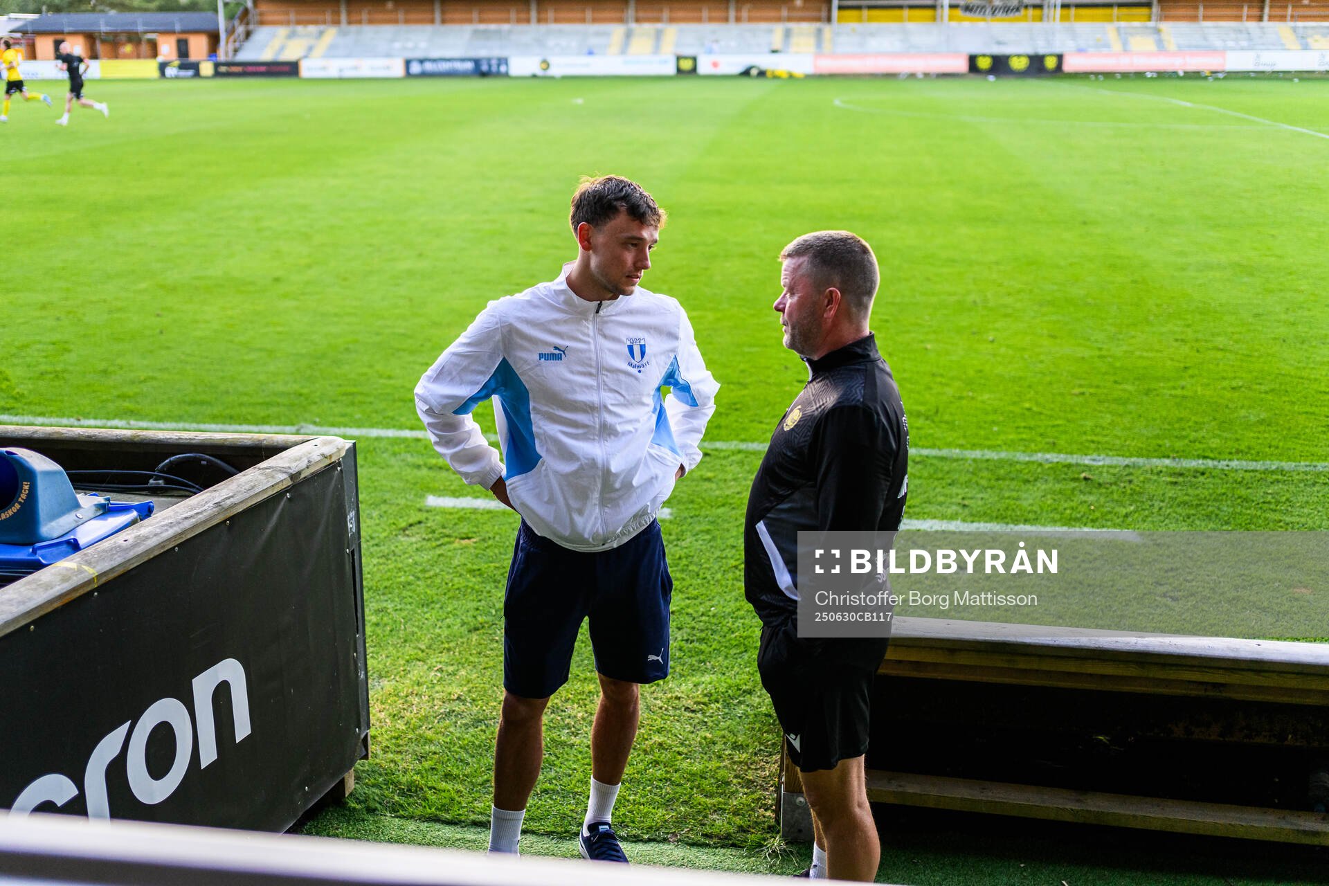 Malmö FFs Colin Rösler och Mjällbys tränare Anders