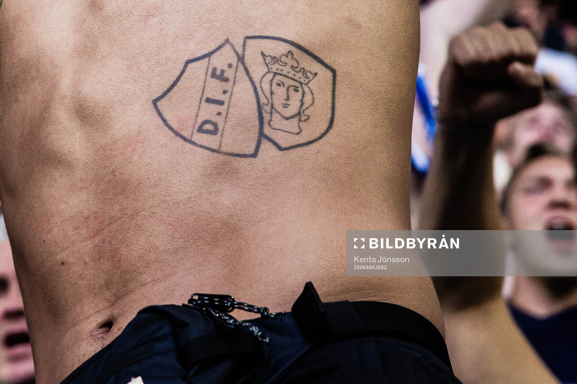 Djurgårdens supportrar med tatuering