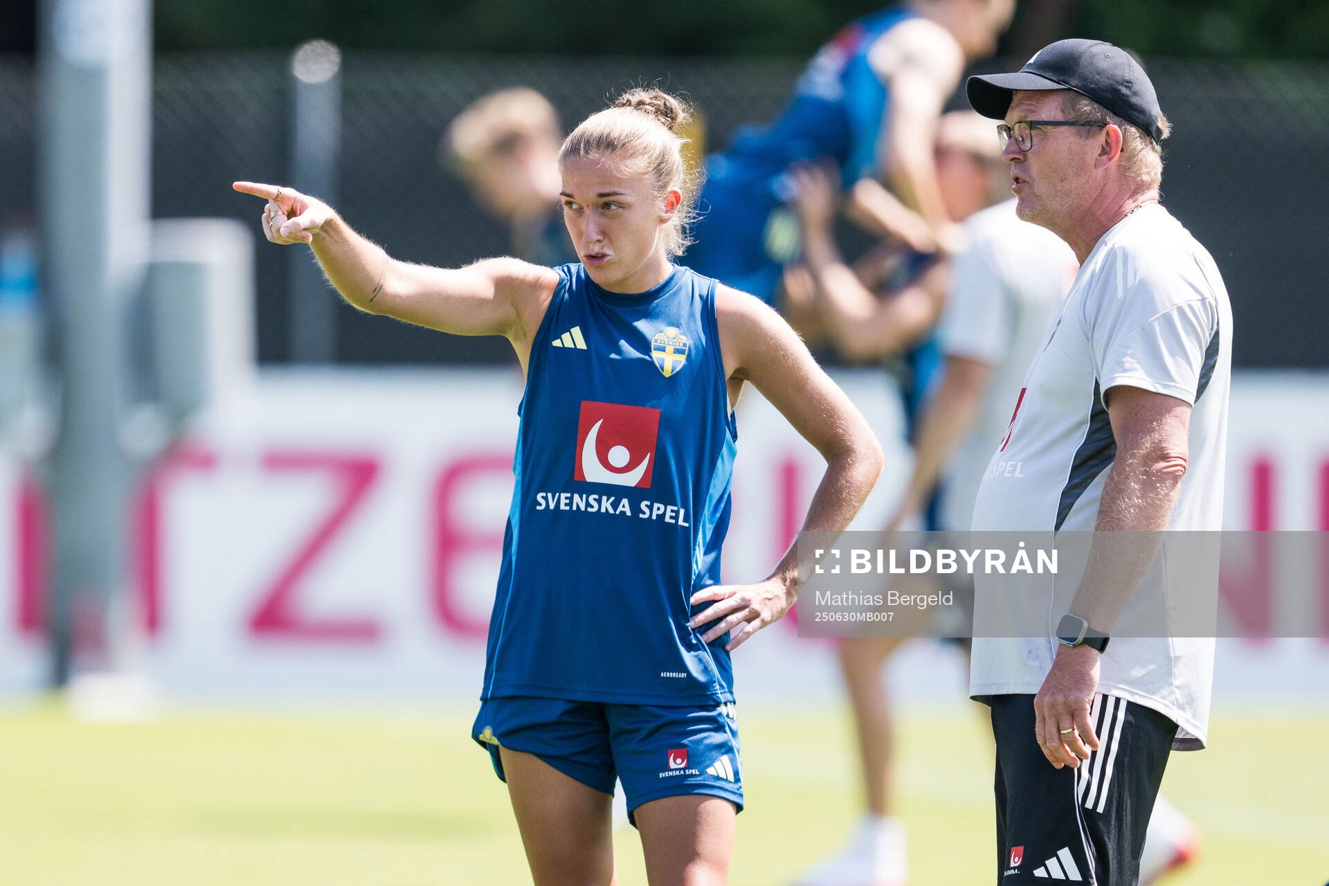 Filippa Angeldahl and Goalkeeper coach Leif Troedsson of