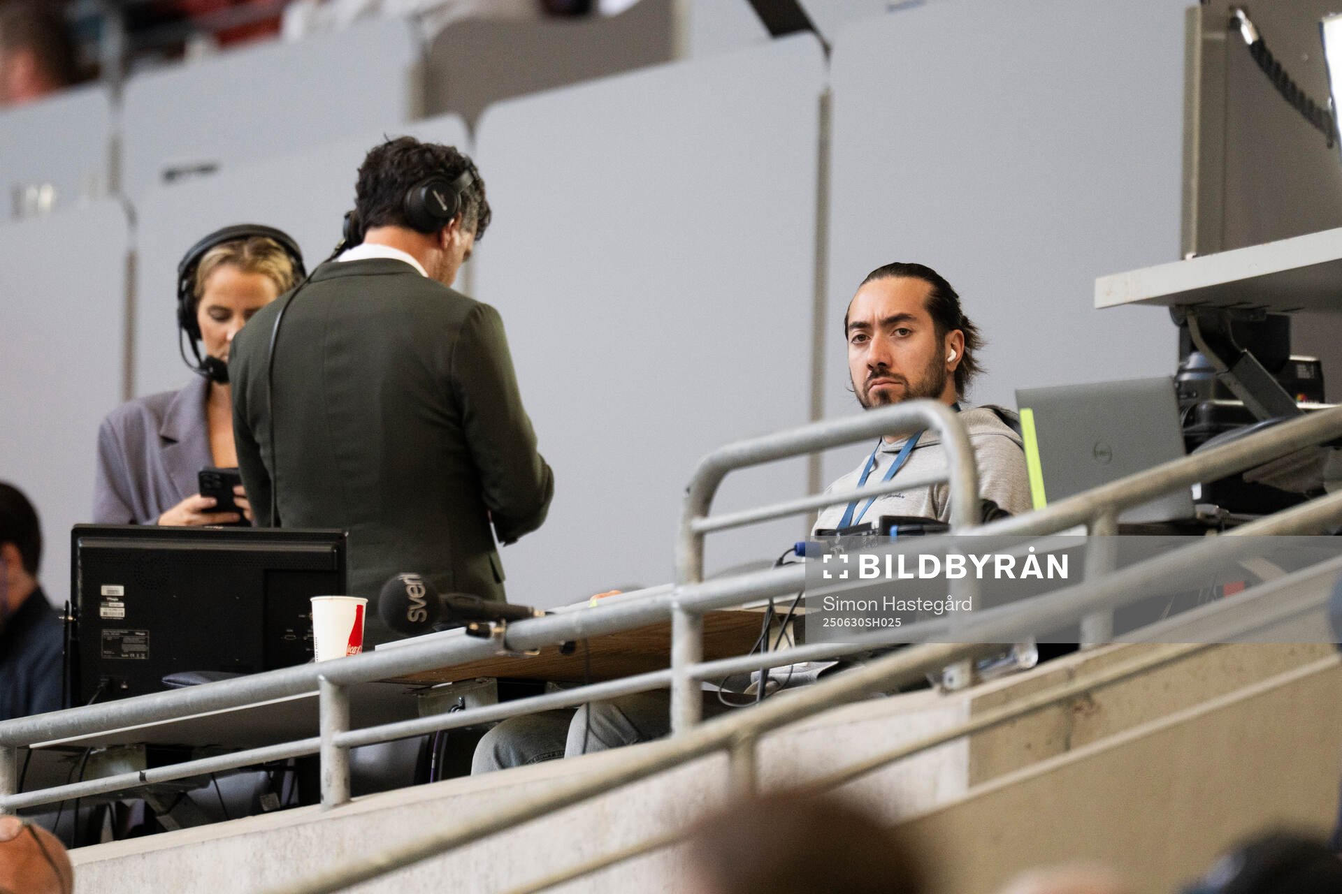 Mika Zibanejad på läktaren