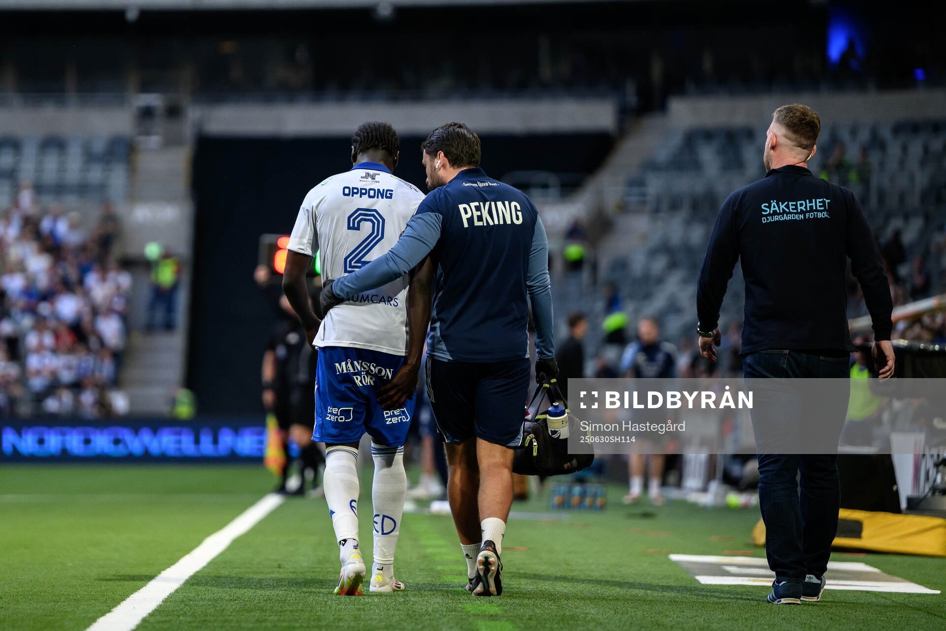 IFK Norrköpings Kojo Peprah Oppong lämnar planen