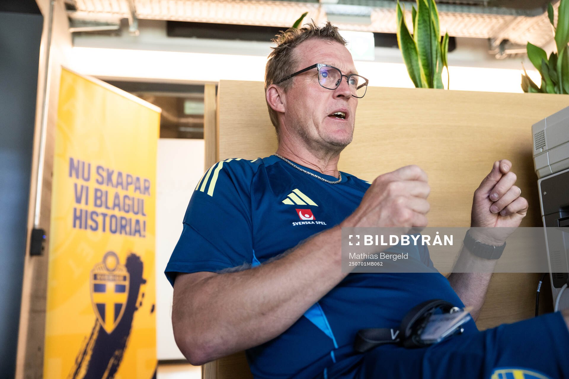 Goalkeeper coach Leif Troedsson of the Swedish women’s