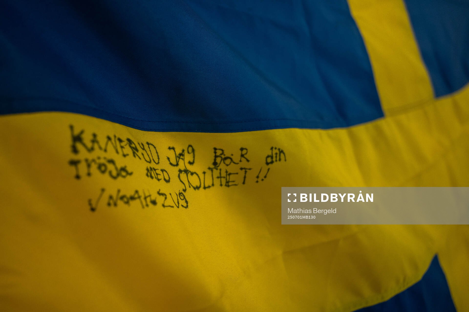 A flag with text written directed to Johanna Rytting