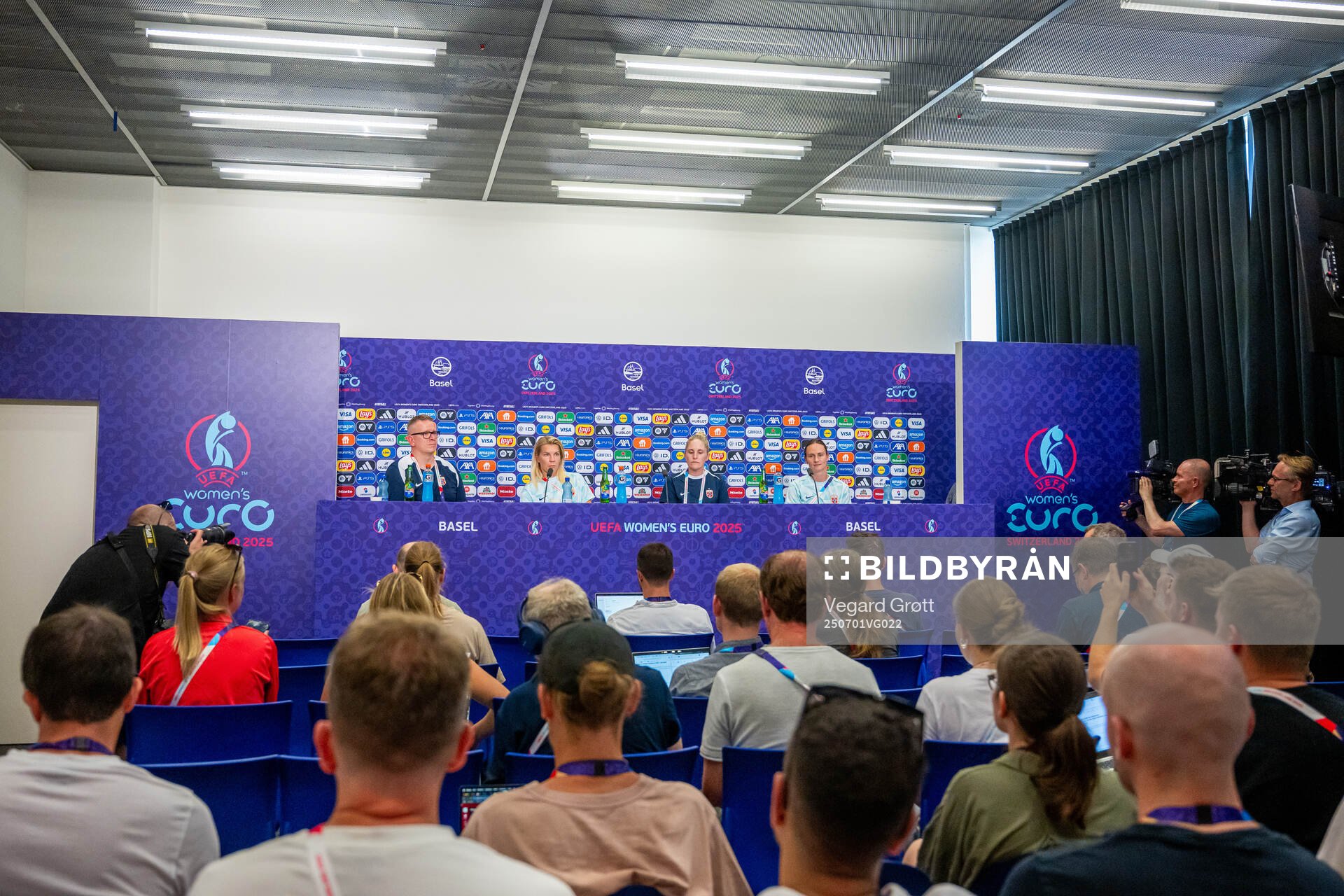 Media officer Henning Sverdrup, Ada Hegerberg, head coach